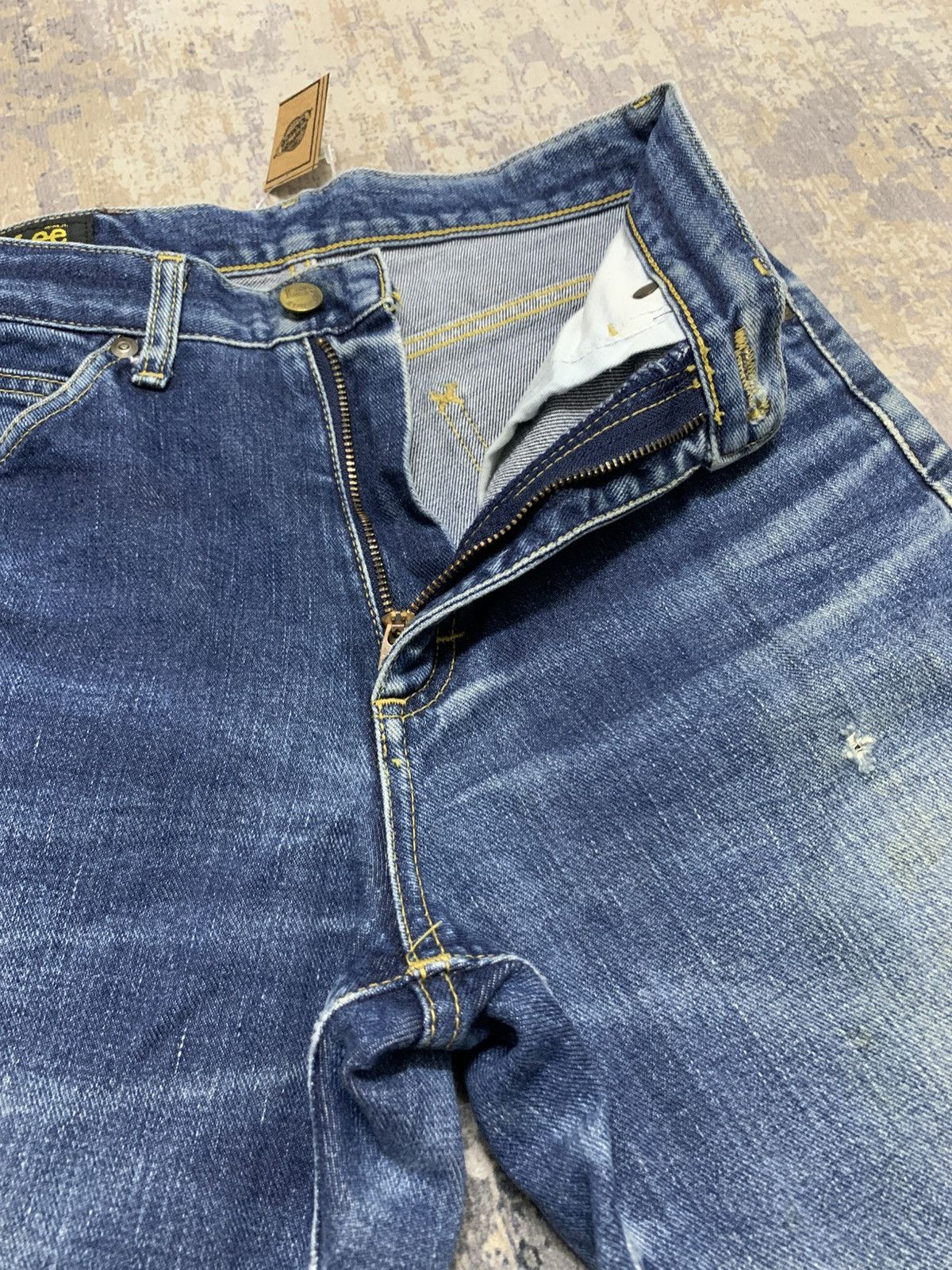 Japanese Brand Vintage Lee Distressed Faded Blue Straight Leg Jeans 27 Size US 27 - 4 Thumbnail