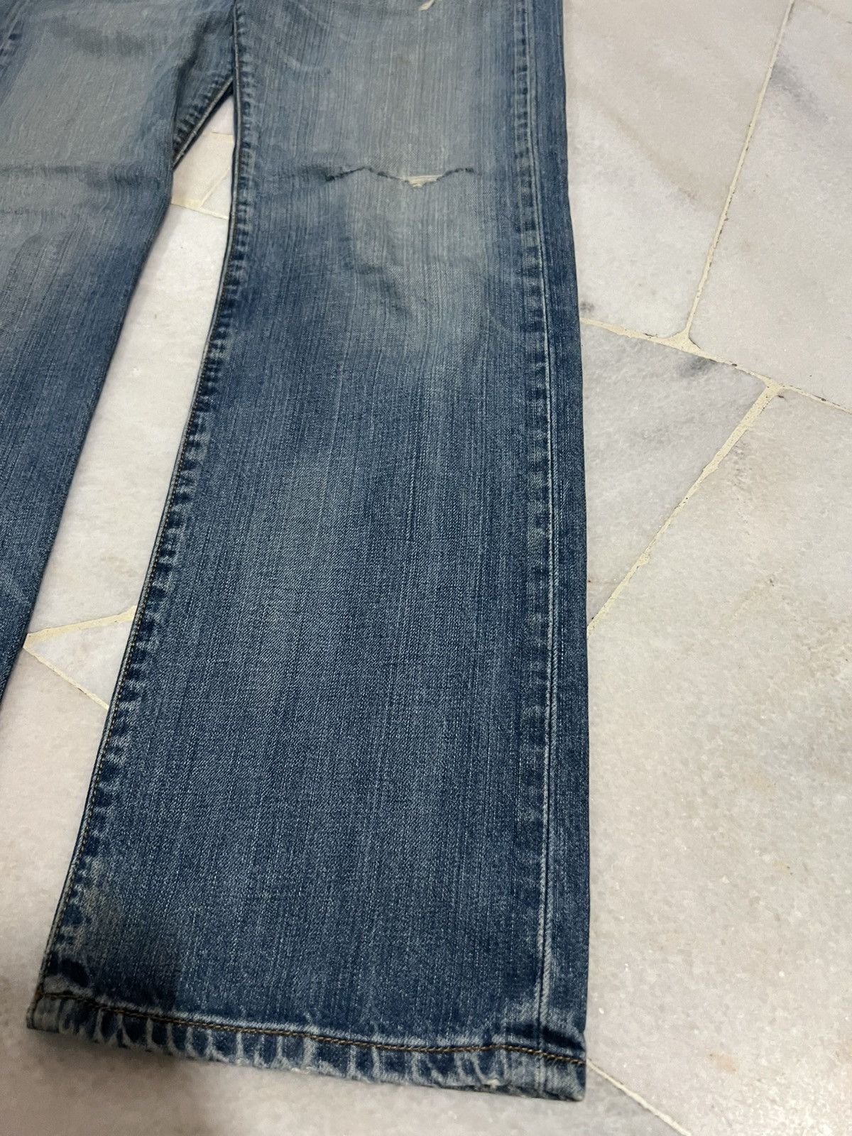 Levi's × Levi's Vintage Clothing VINTAGE LEVIS 501 DISTRESSED JEAN Size US 31 - 6 Thumbnail