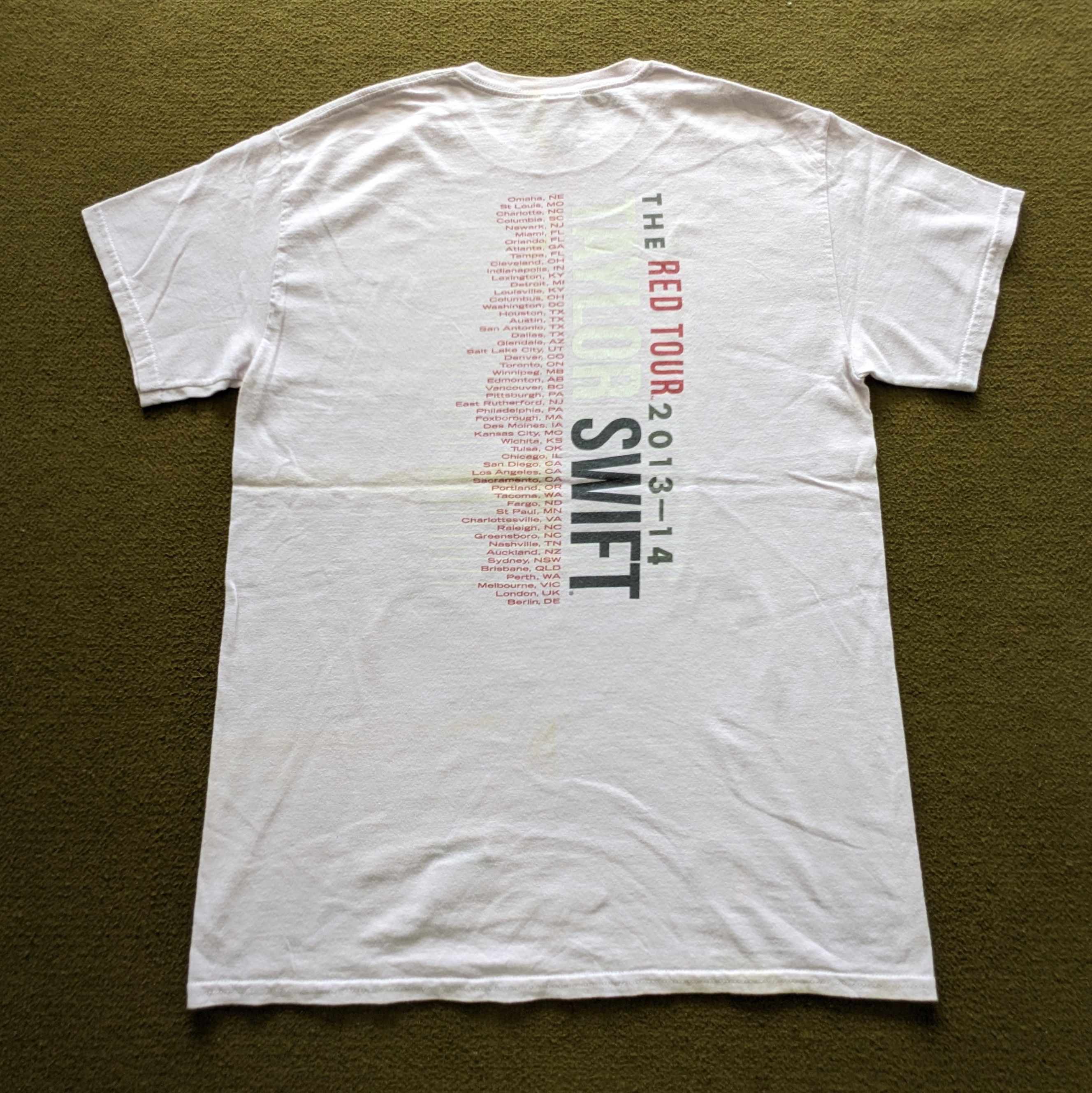Vintage Vintage TAYLOR SWIFT Red Tour 2013 T-shirt Size US M / EU 48-50 / 2 - 3 Thumbnail