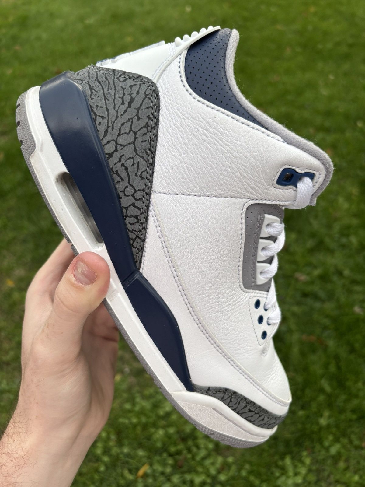 Jordan Brand Air Jordan 3 Retro Midnight Navy 2023 Size 8 Size US 8 / EU 41 - 1 Thumbnail