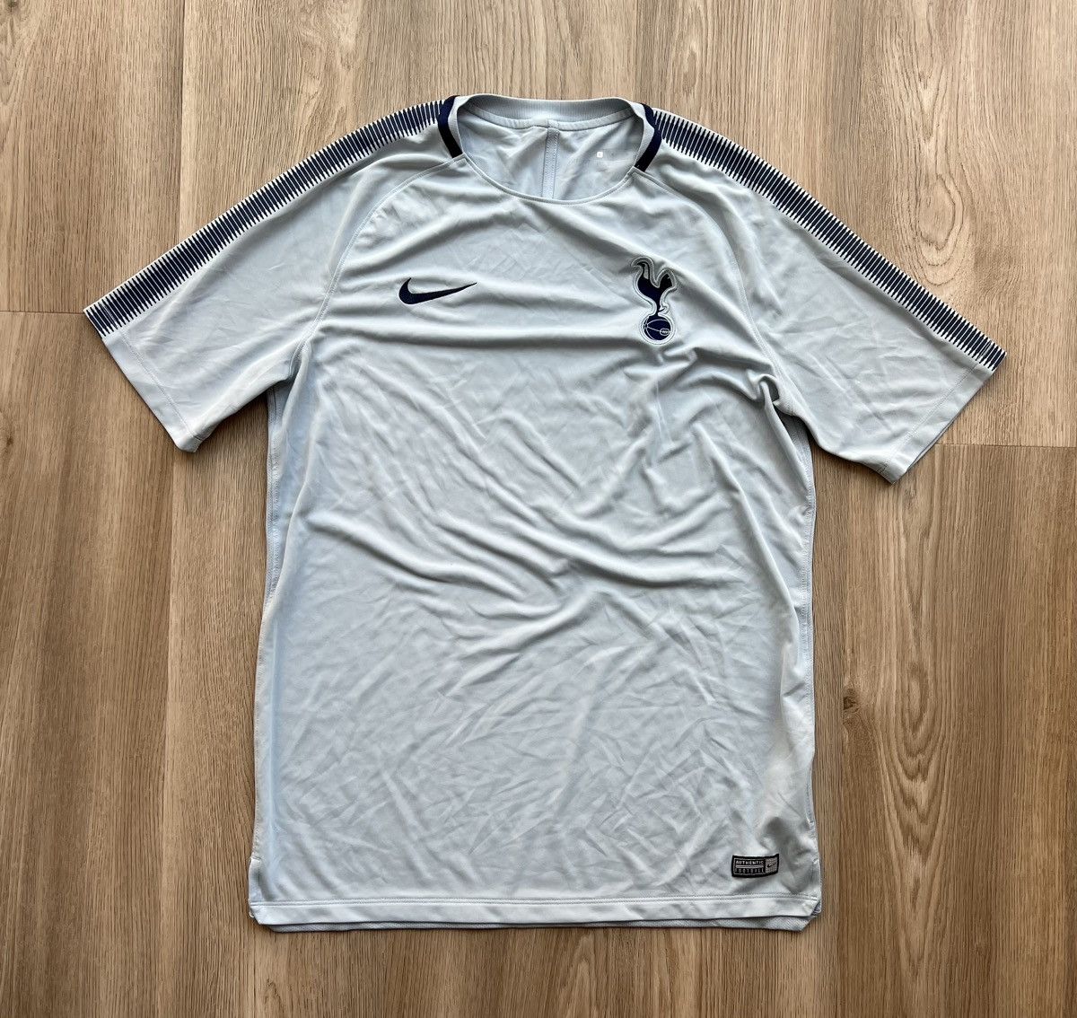 Nike × Vintage Vintage 2017 Nike Tottenham Football T-Shirt Soccer Jersey Size US L / EU 52-54 / 3 - 1 Thumbnail