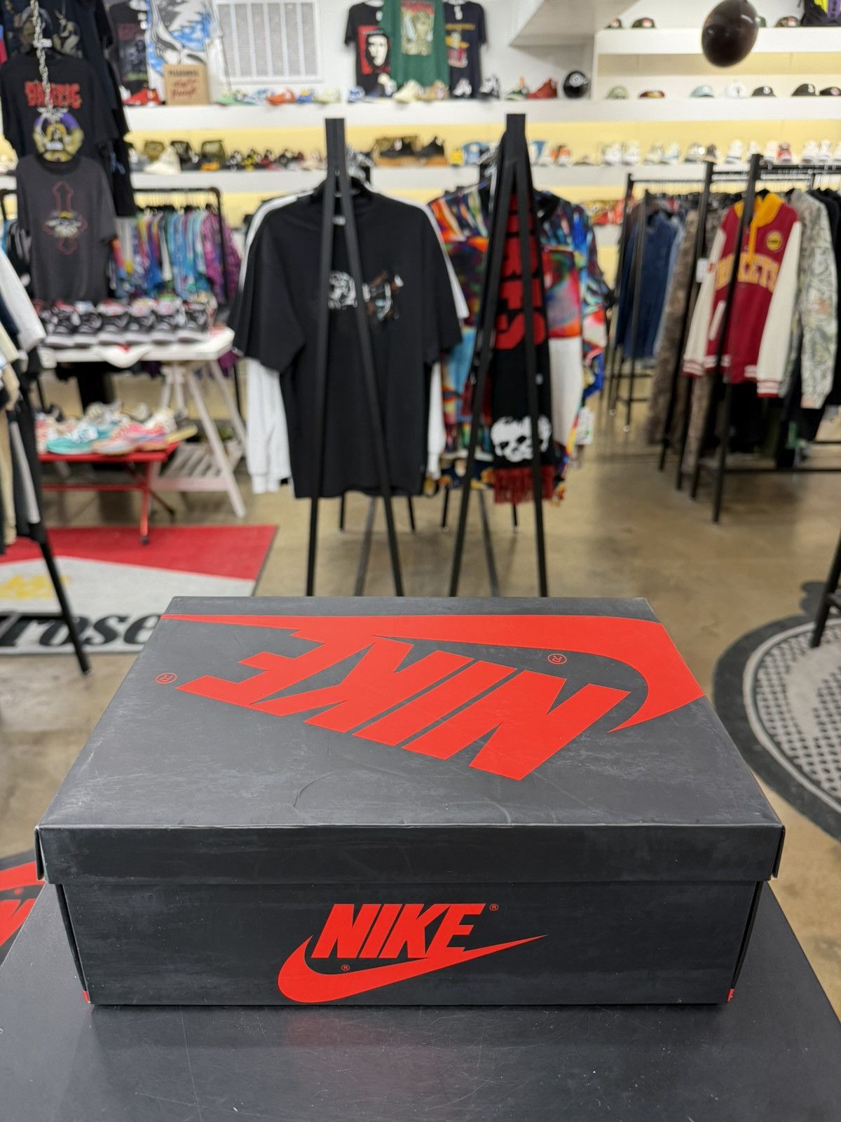 Jordan Brand Air Jordan 1 Low Chicago Size 8 (2025) Size US 8 / EU 41 - 16 Thumbnail