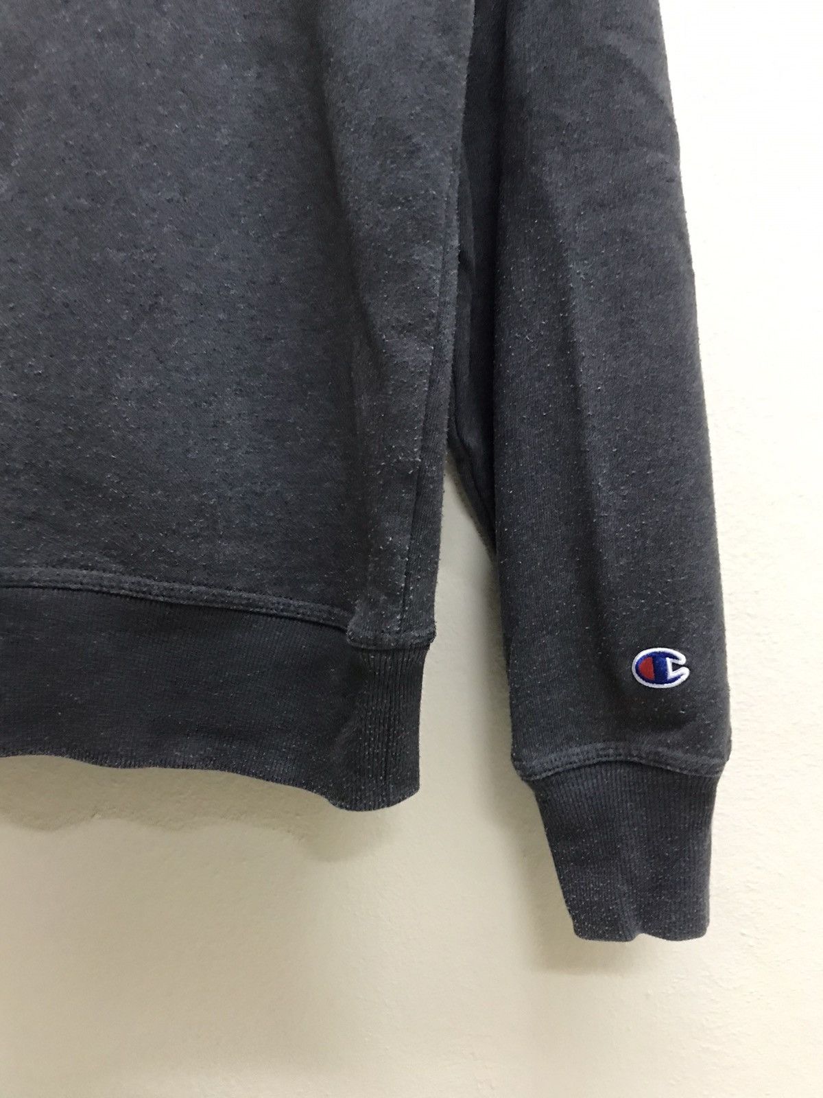 Champion CHAMPION AUTHENTIC ATHLETICWEAR SMALL LOGO SWEATSHIRT Size US M / EU 48-50 / 2 - 5 Thumbnail