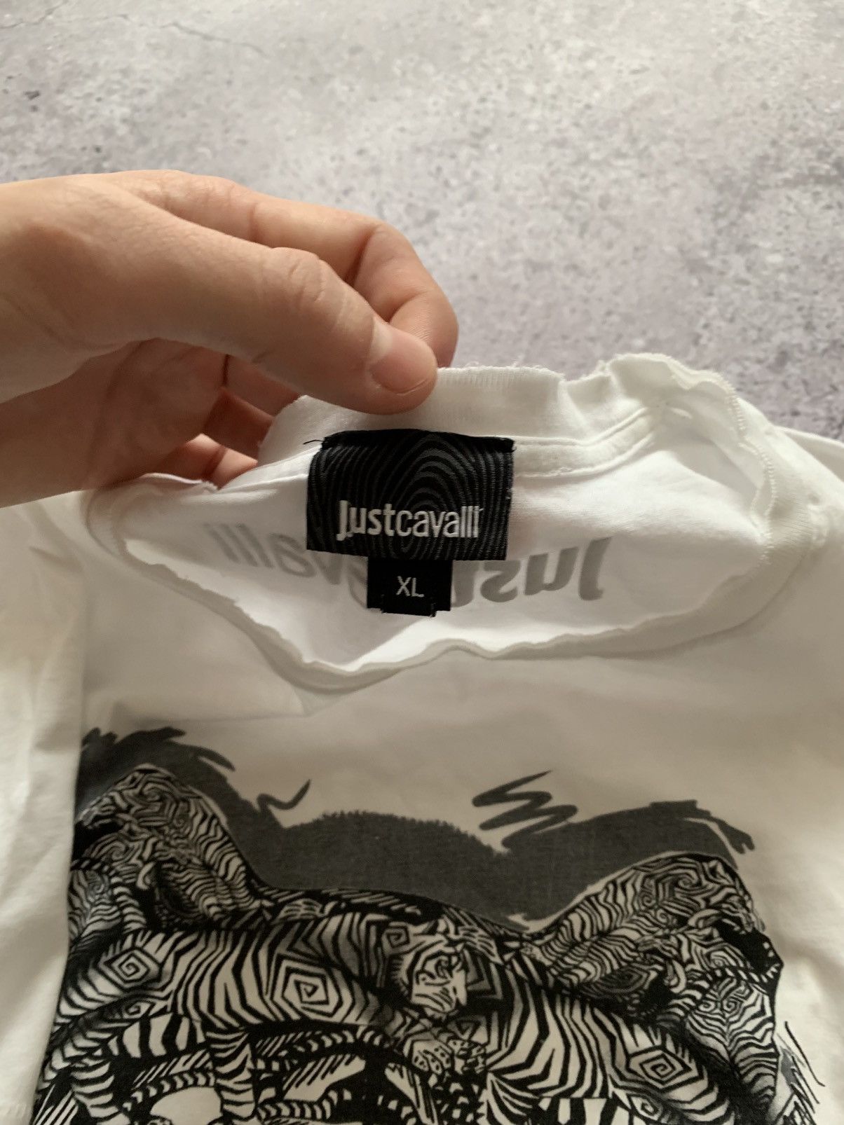 Just Cavalli 🔥JUST CAVALLI TIGER T-SHIRT Size US XL / EU 56 / 4 - 13 Thumbnail
