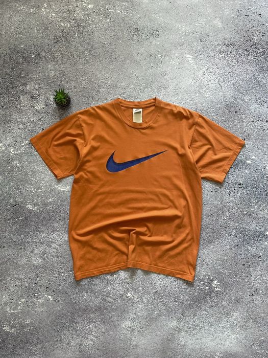 Nike Big Swoosh Tee