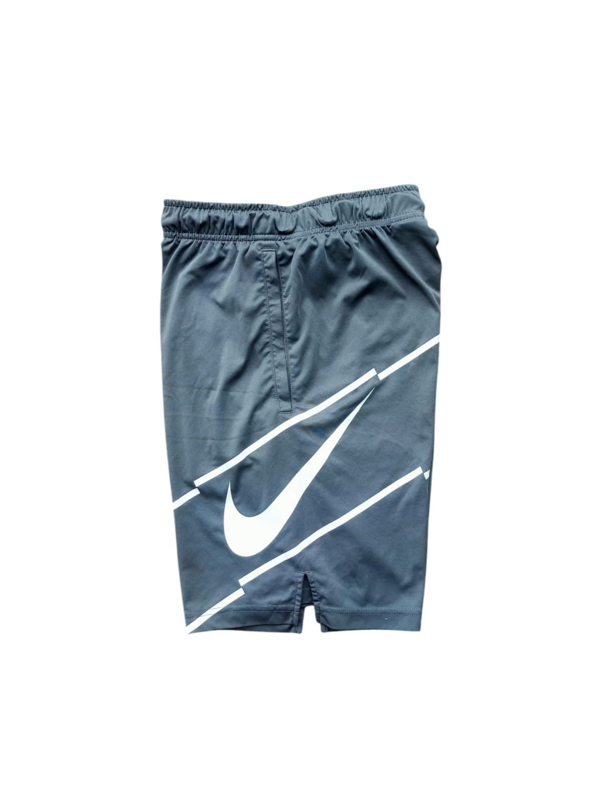 Nike Nike big swoosh shortpant Size US 30 / EU 46 - 2 Thumbnail