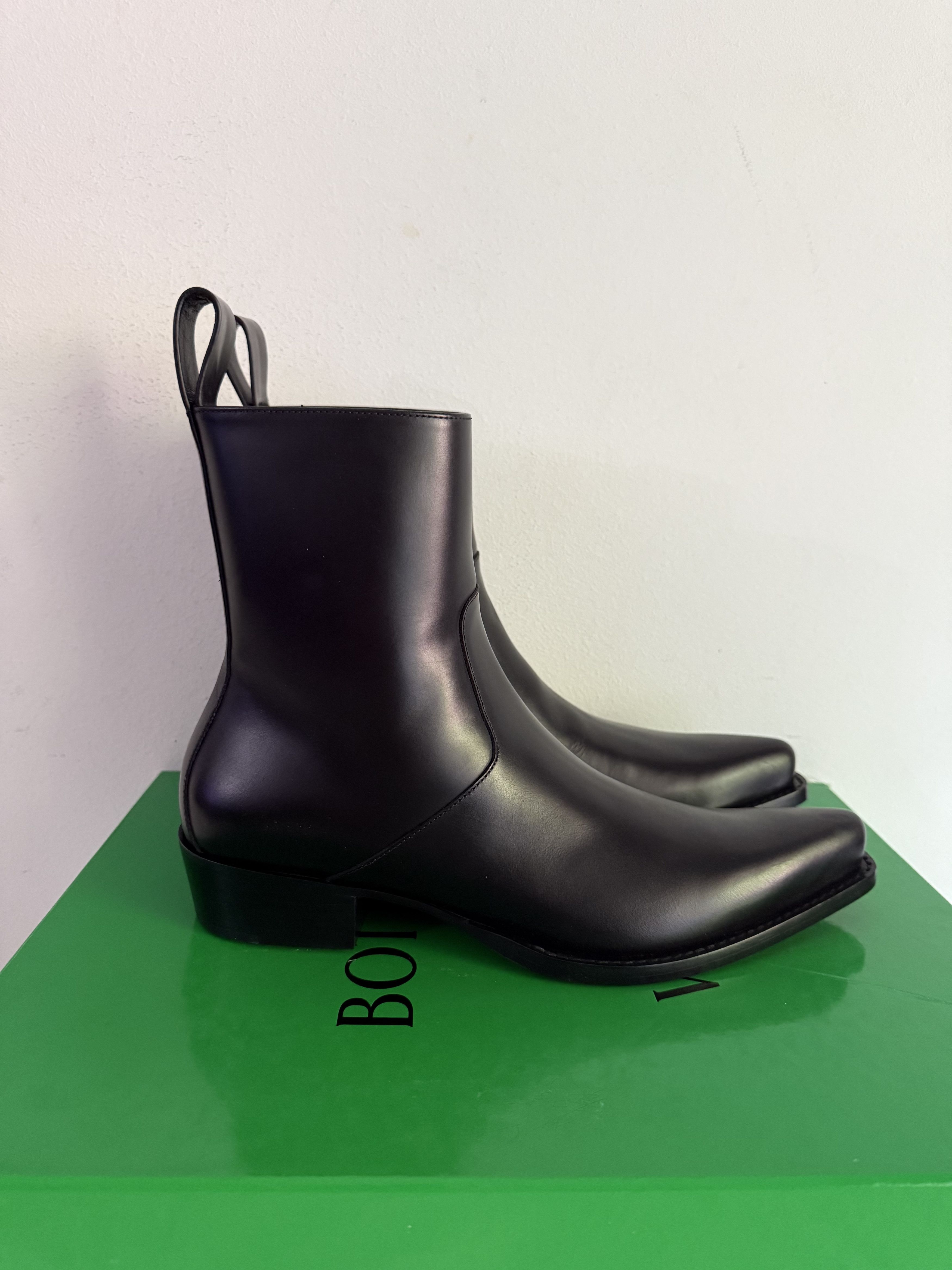 Bottega Veneta Leather Ankle Boots Zipped Size US 9 / EU 42 - 1 Thumbnail