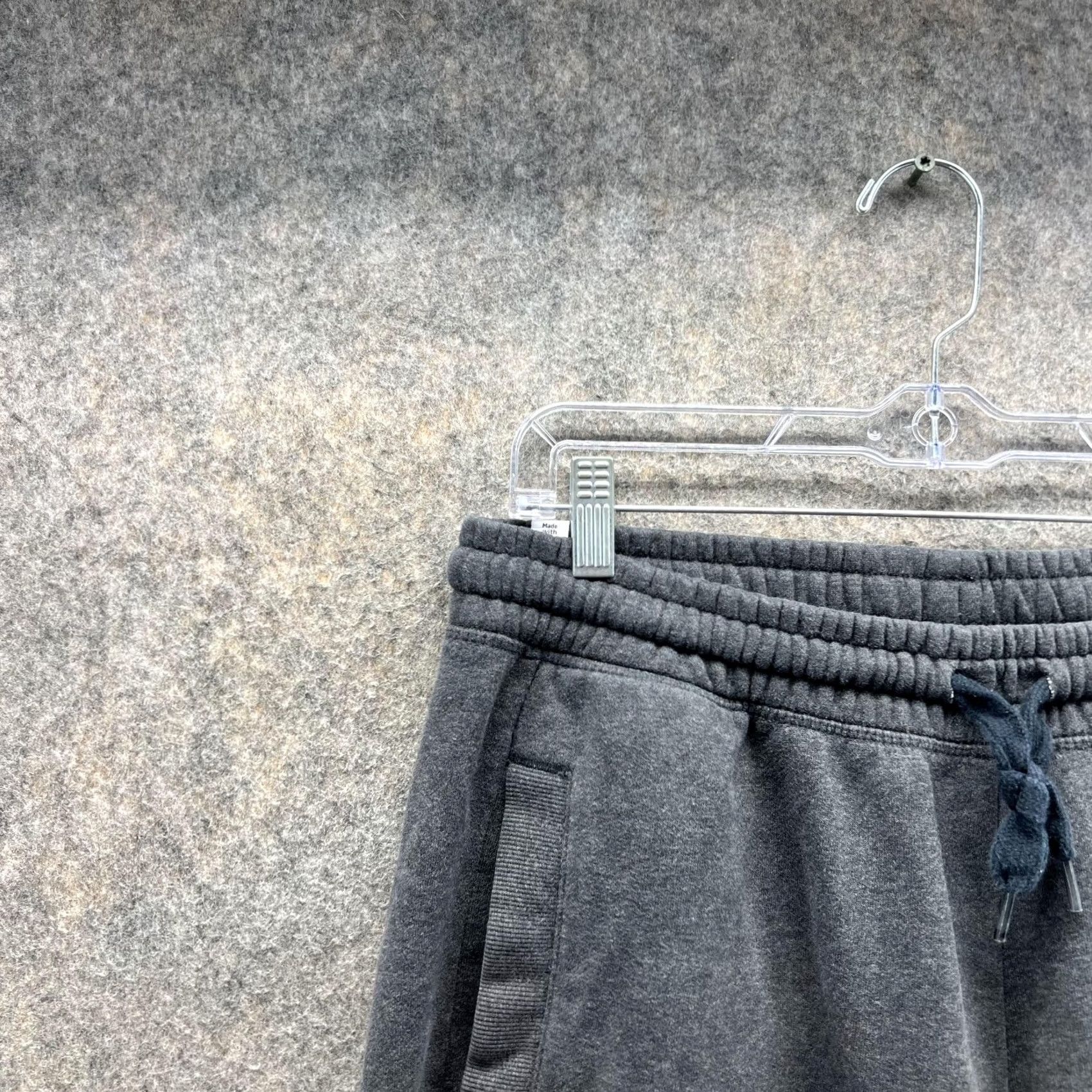 Puma Puma Sweatpants Men Large Gray Fleece Elastic Waist Pockets Sweatpants Athletic Training Casual Shorts? Size US 33 - 3 Thumbnail