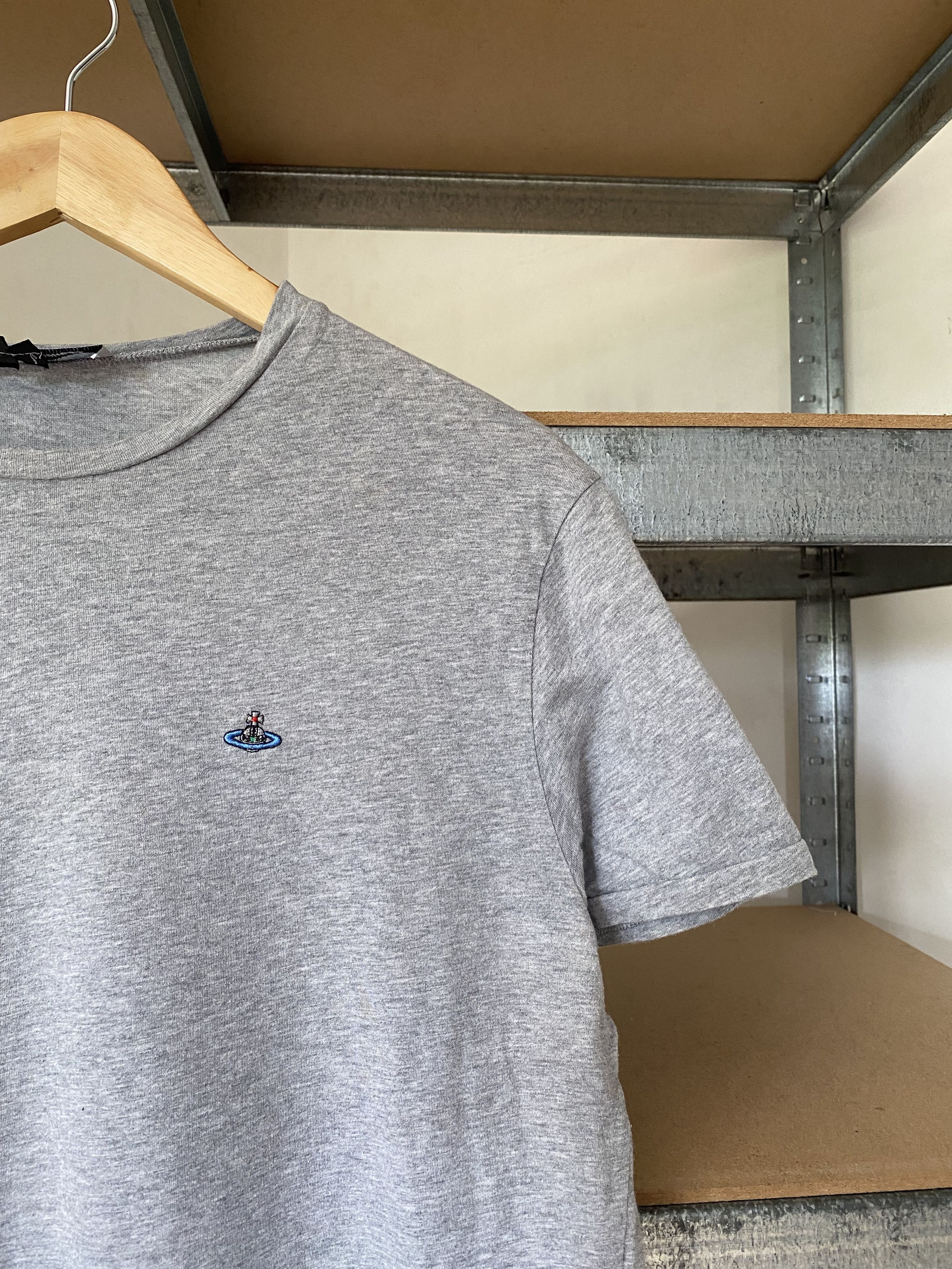 Vintage Vivienne Westwood Vintage Orb Gray Tee Size US L / EU 52-54 / 3 - 6 Thumbnail