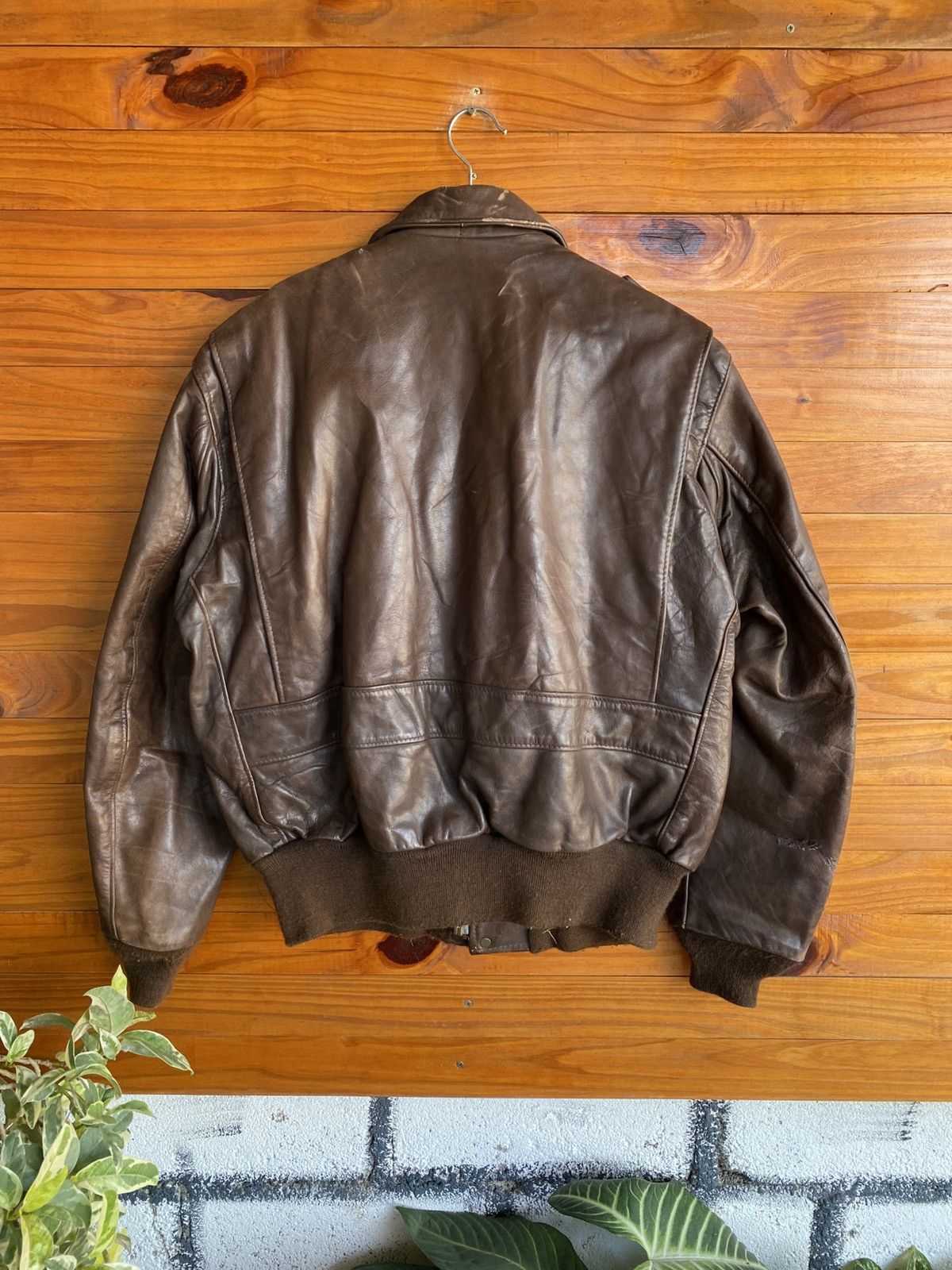 Schott Vintage 70s Schott Leather Flight Jacket Made USA Size 44 Size US XL / EU 56 / 4 - 14 Thumbnail