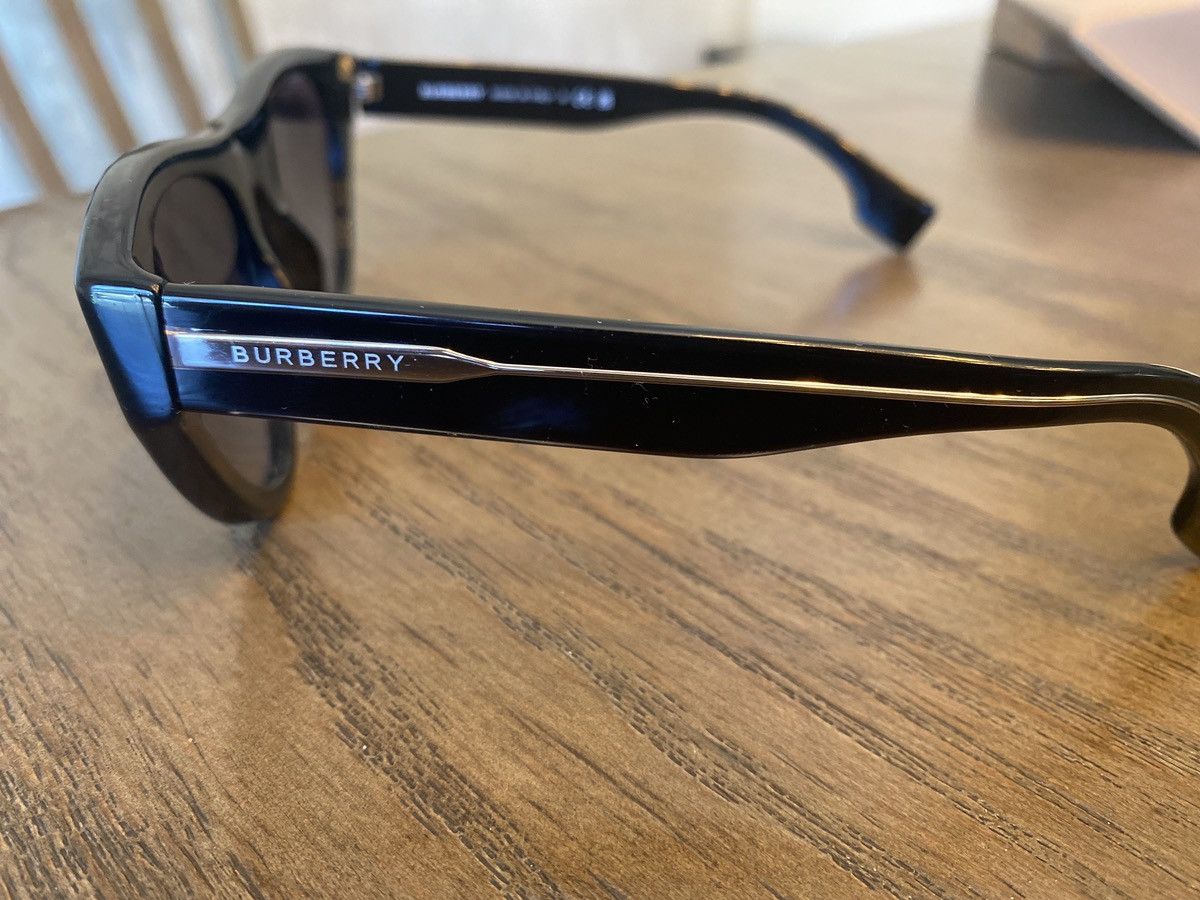 Burberry Cat Eye Burberry Sunglasses Size ONE SIZE - 5 Thumbnail