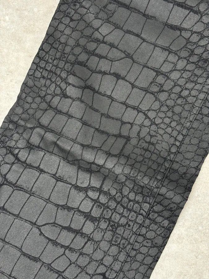 Roberto Cavalli 2000s Roberto Cavalli Crocodile Effect Obscure Black Pants Size US 32 / EU 48 - 11 Thumbnail