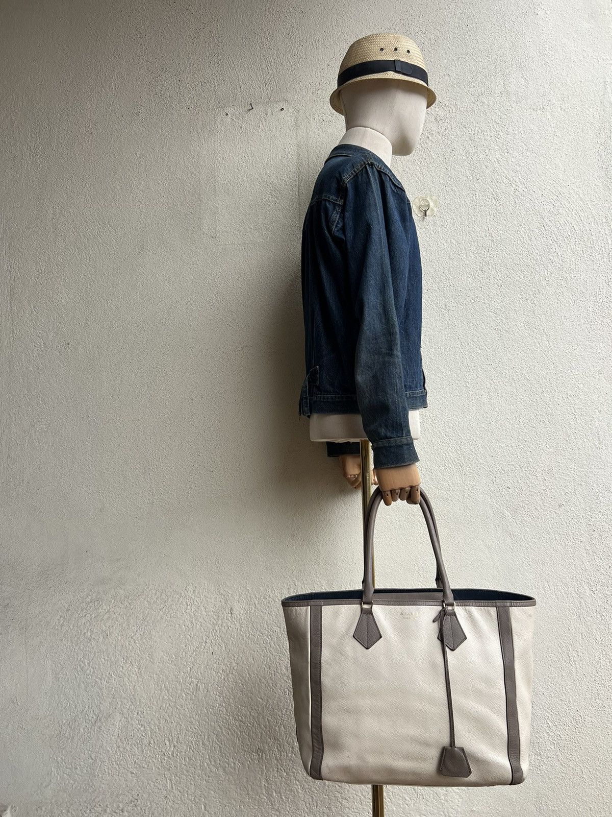 Japanese Brand A.D.M.J. Japan Distressed Scratches Patina Leather Tote Bag Size ONE SIZE - 4 Thumbnail