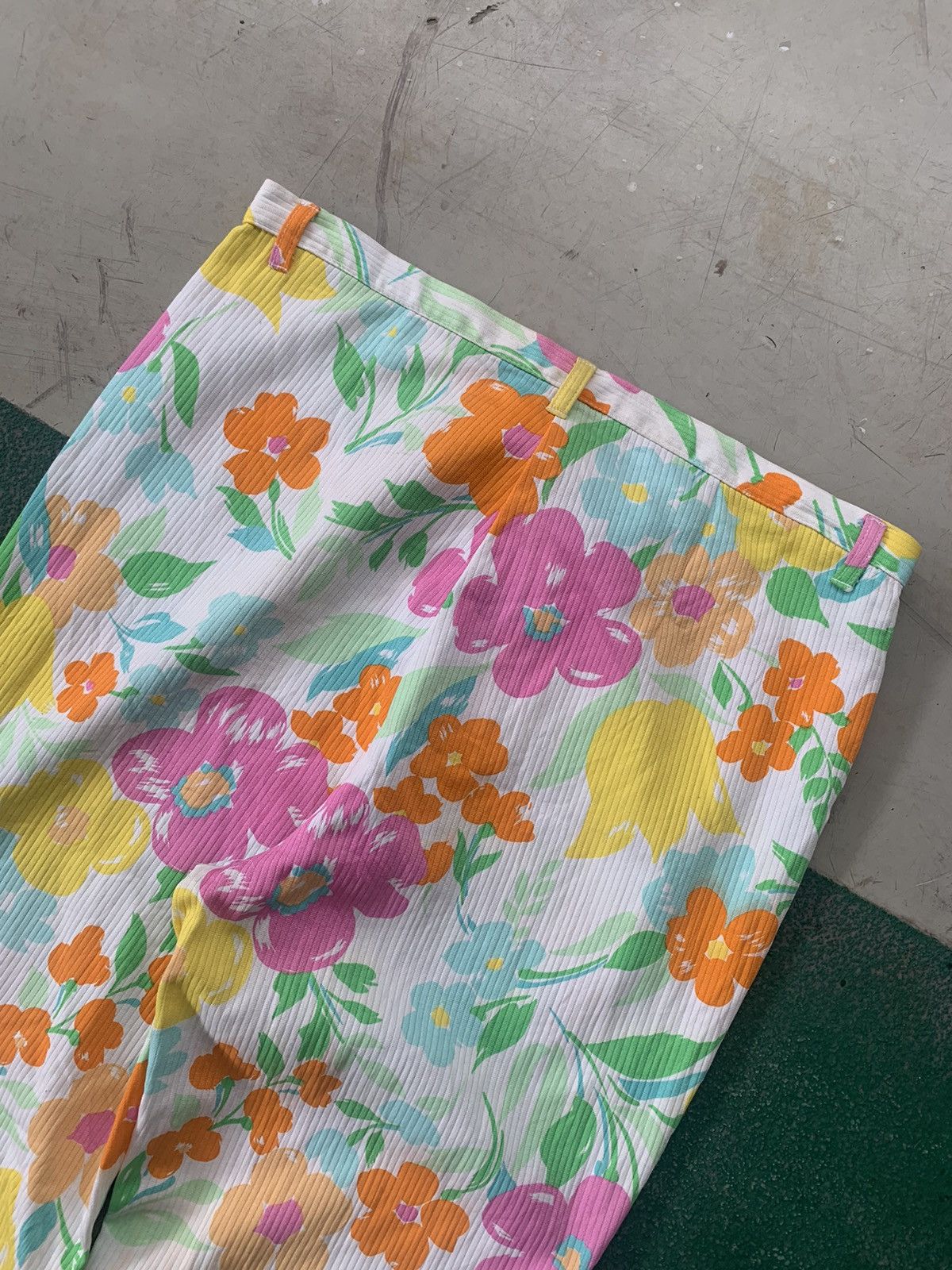 United Colors Of Benetton Floral Pants United Colors of Benetton Size 31" - 8 Thumbnail
