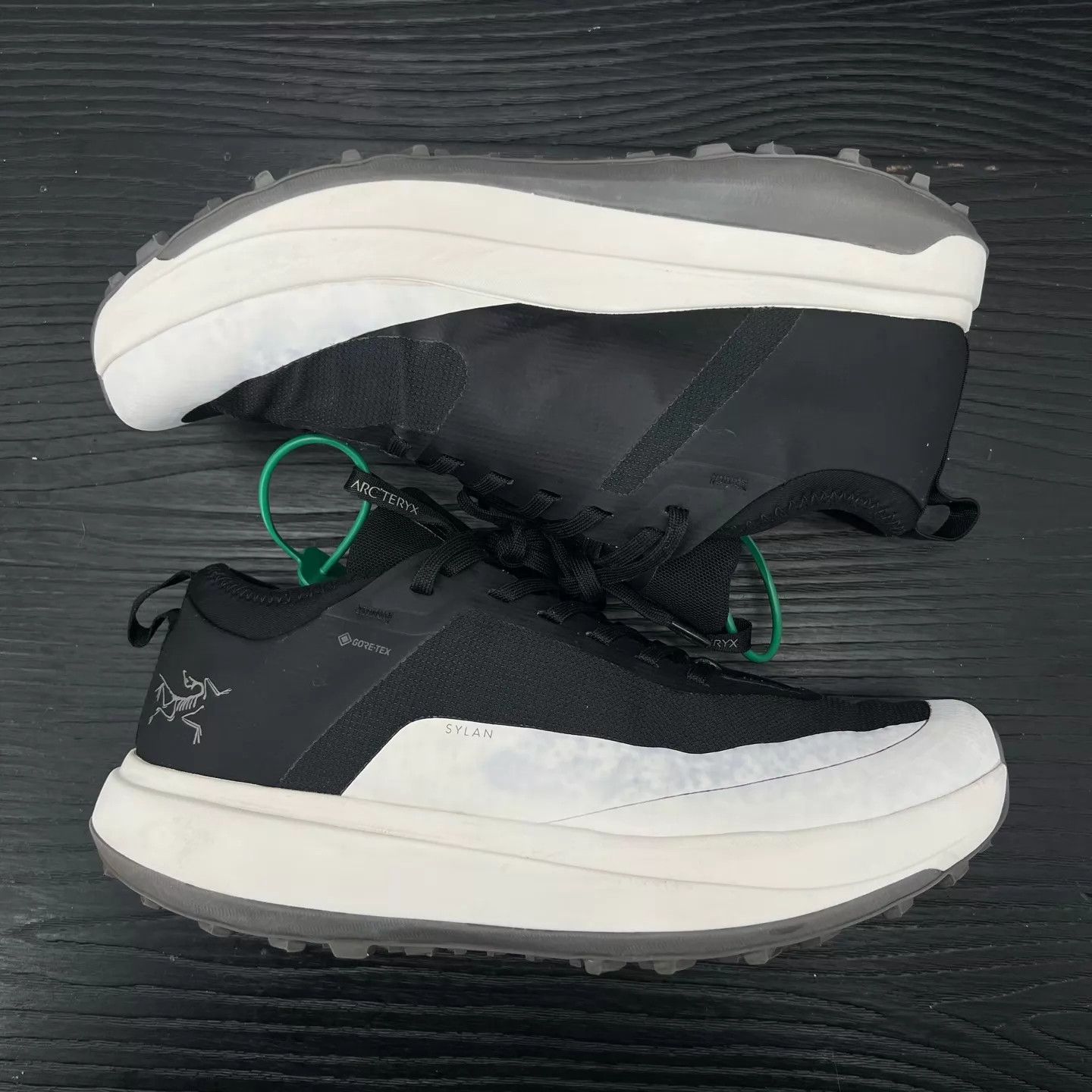 Arc'teryx Arc'teryx Sylan Black & White 42 Like New Size US 9 / EU 42 - 6 Thumbnail