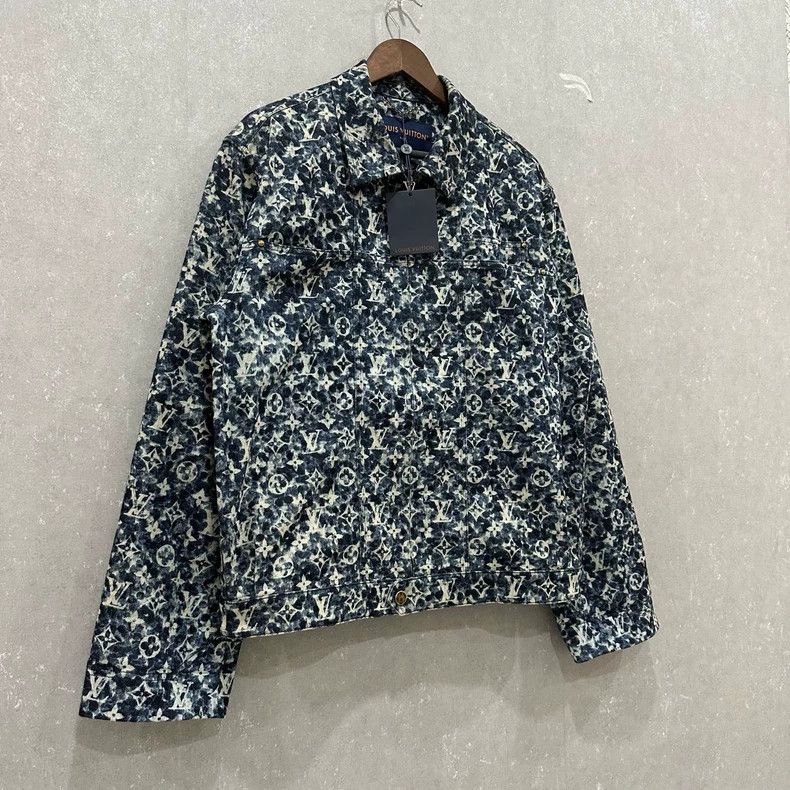 Louis Vuitton Louis Vuitton Denim jacket with presbyopic logo jacket 2505 Size US M / EU 48-50 / 2 - 3 Thumbnail
