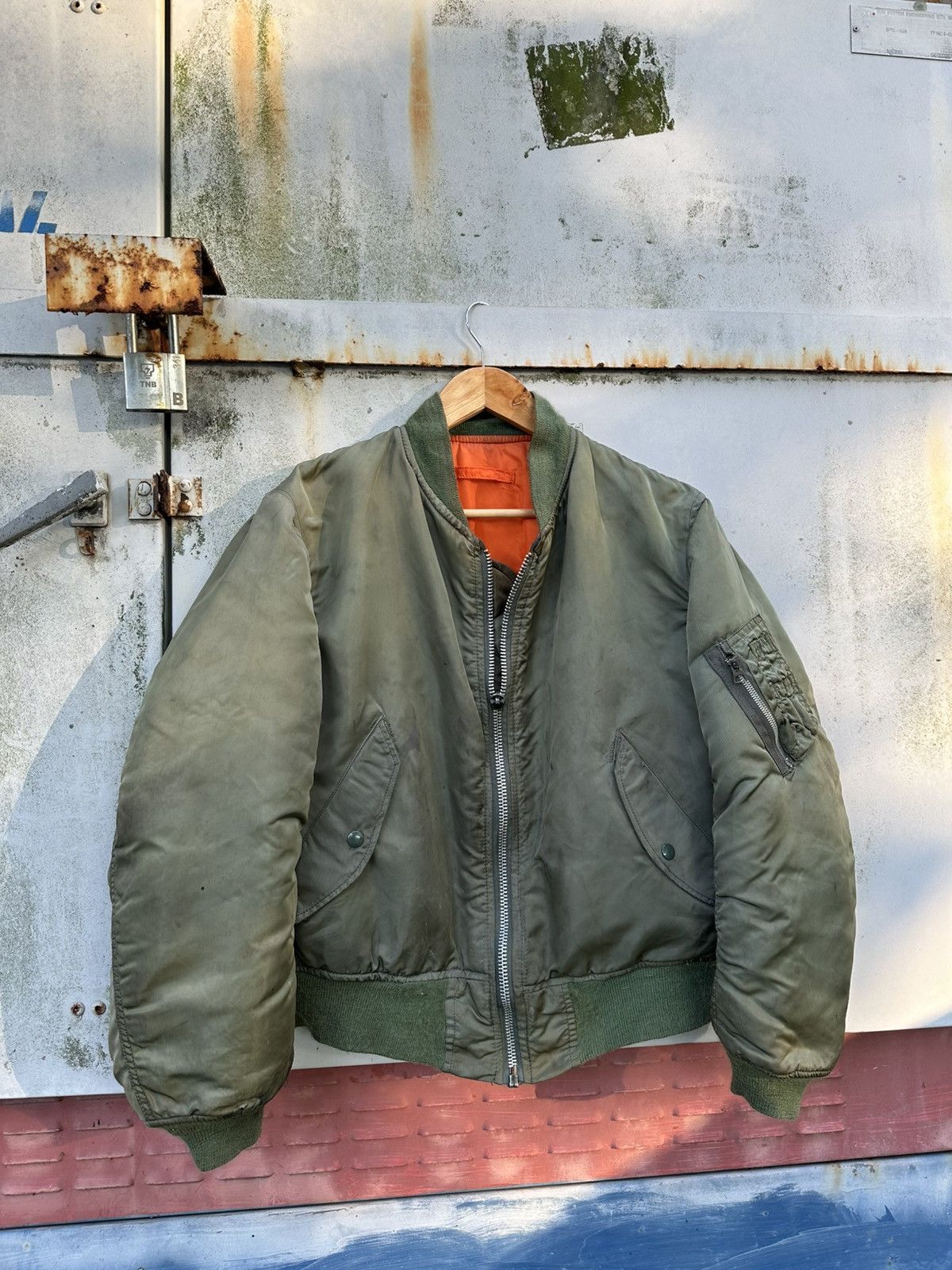 Alpha Industries 🪖Vintage THRASHED MA-1 Alpha Industries Bomber Jacket Size US M / EU 48-50 / 2 - 4 Thumbnail