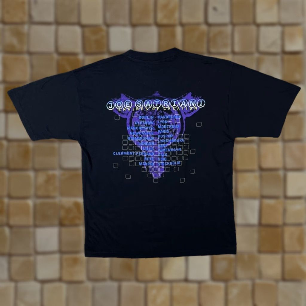 Vintage BG (2000) Joe Satriani Engines Of Creation Tour 2000 Rock Metal Band T-Shirt XL Black Mens Short Sleeve Cotton Vintage Signed XL Size US XL / EU 56 / 4 - 1 Thumbnail
