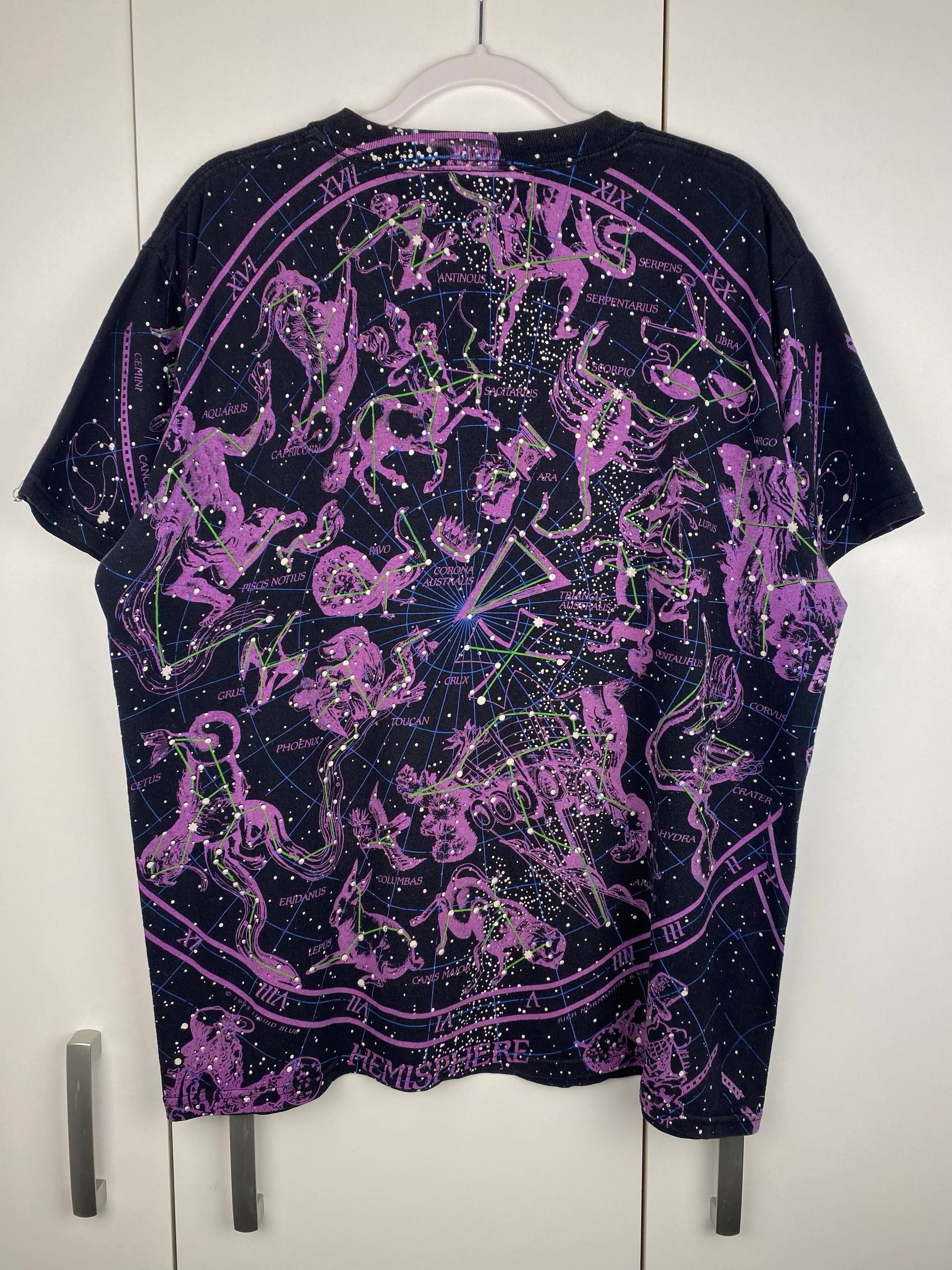 Liquid Blue Vintage Liquid Blue 1993 Hemisphere Glow In Dark Graphic Tee Size US L / EU 52-54 / 3 - 9 Thumbnail