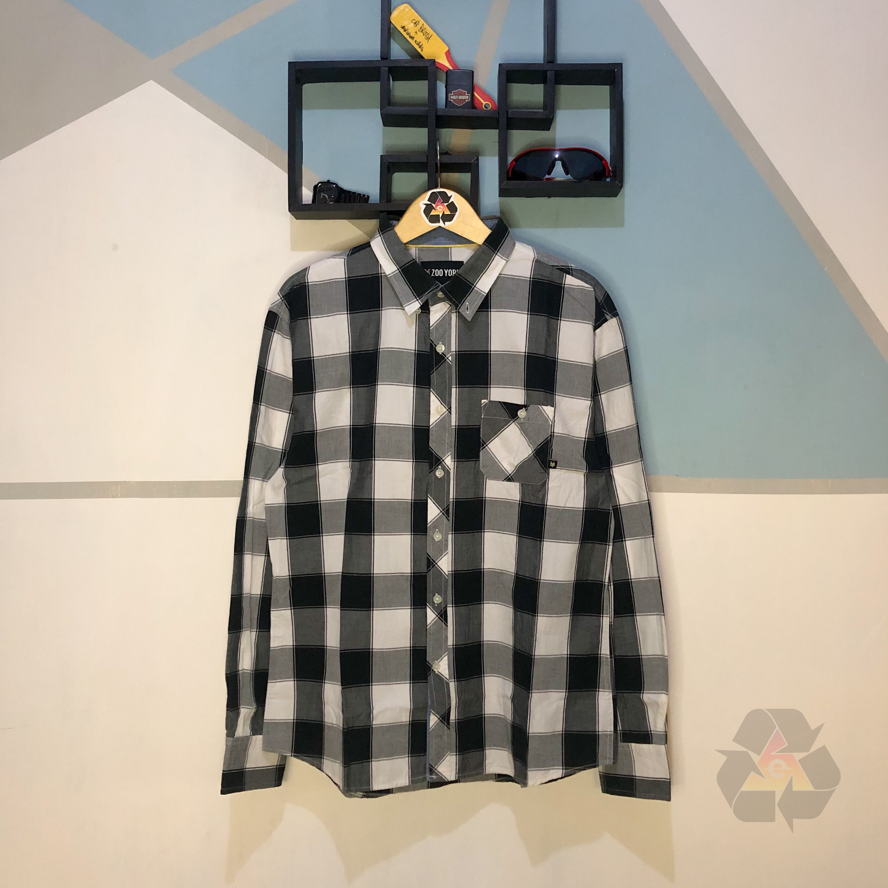 Vintage Zoo York Shirts Square Pattern Y2K Size US L / EU 52-54 / 3 - 2 Thumbnail