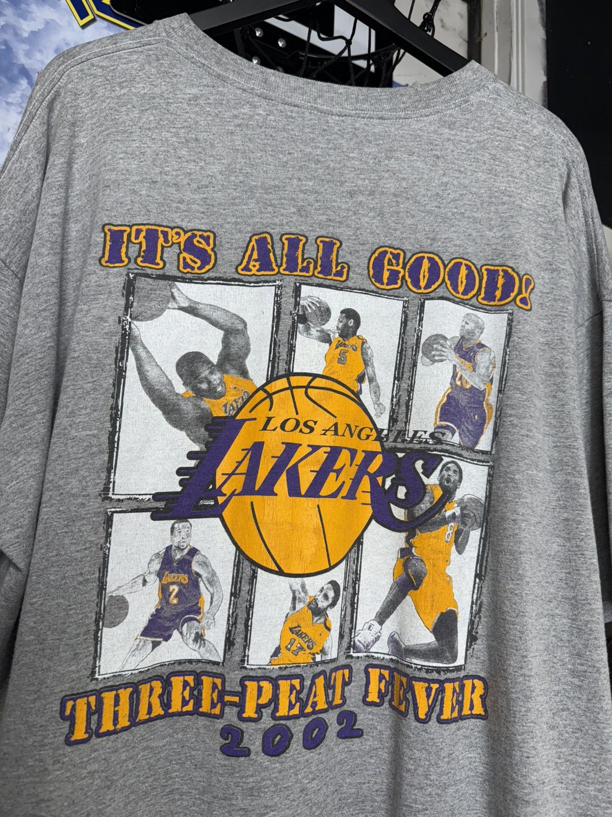 Vintage Vintage 02’ Lakers 3Peat Championship T-Shirt Vtg Size 2XL Size US XXL / EU 58 / 5 - 3 Thumbnail