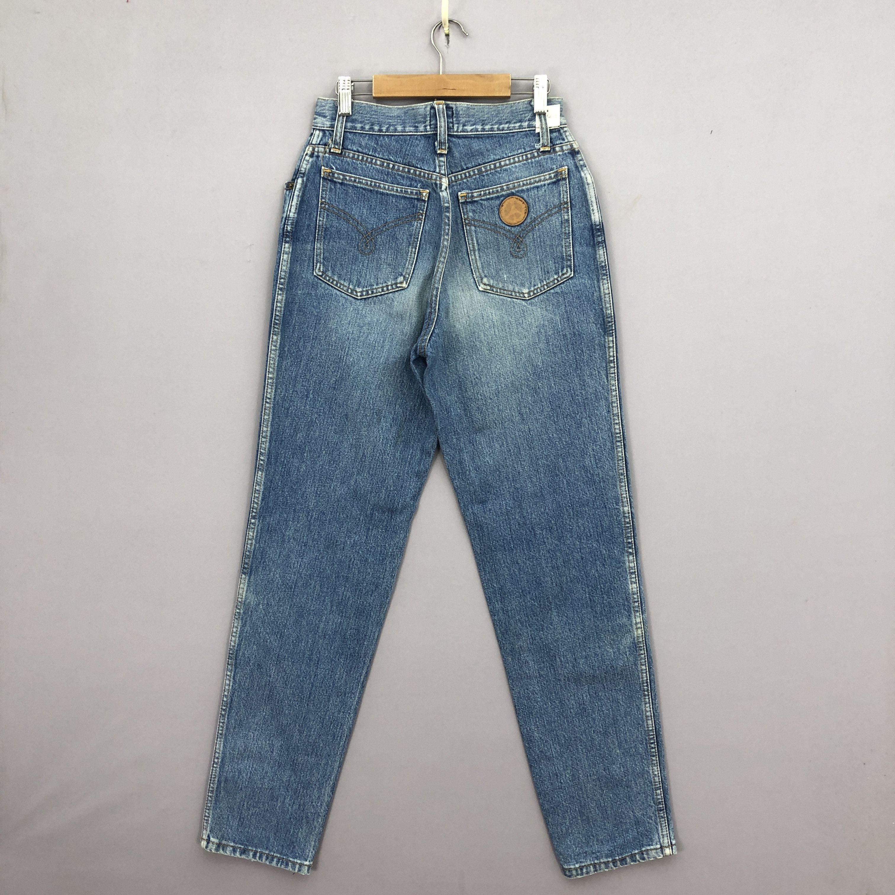 Moschino Vintage Moschino Hourglass Jeans Light Wash Denim BS45613 Size 24" / US 00 / IT 34 - 2 Thumbnail