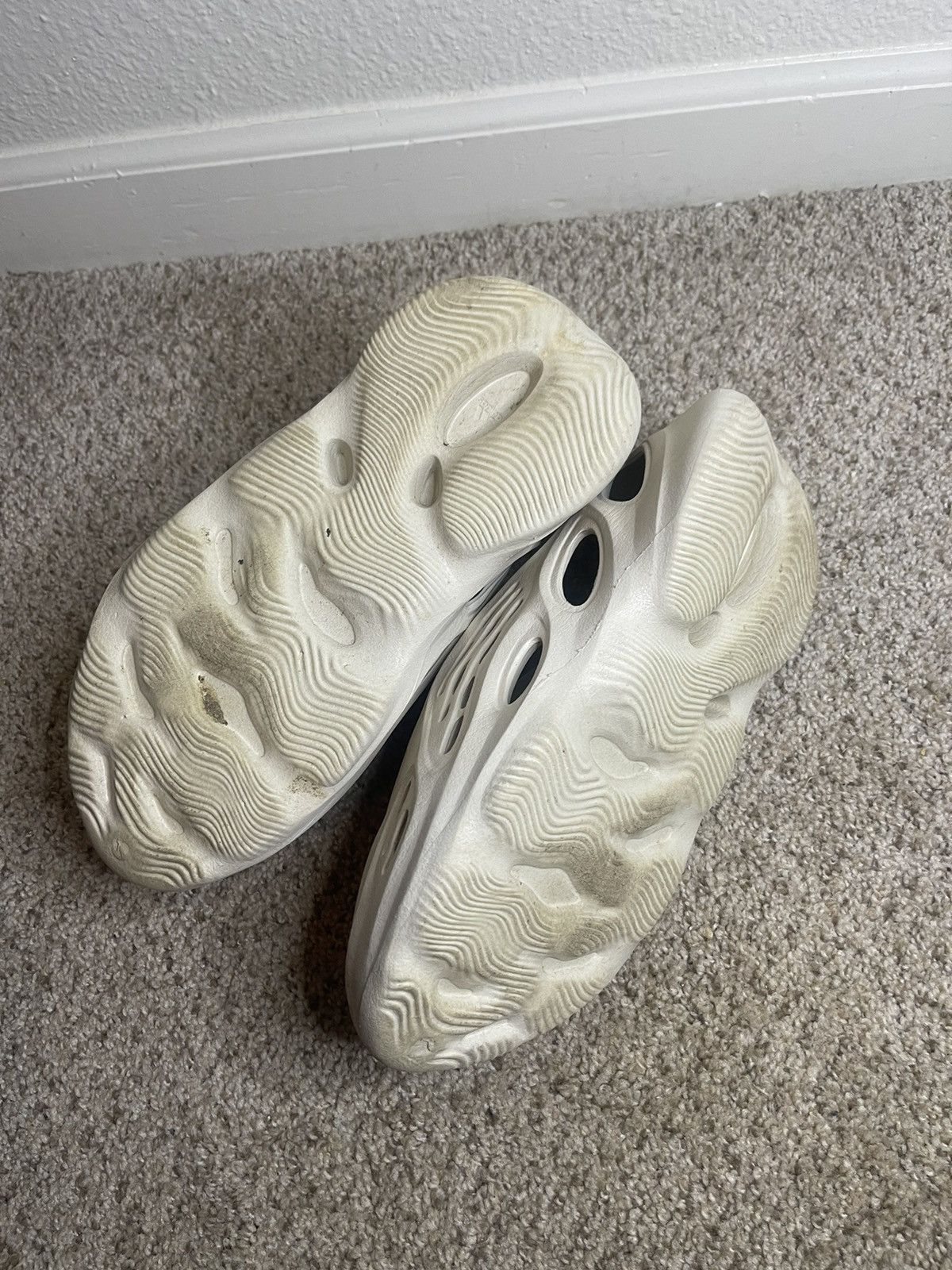 Yeezy Yeezy Foam Runner Sand Size US 9 / EU 42 - 2 Thumbnail