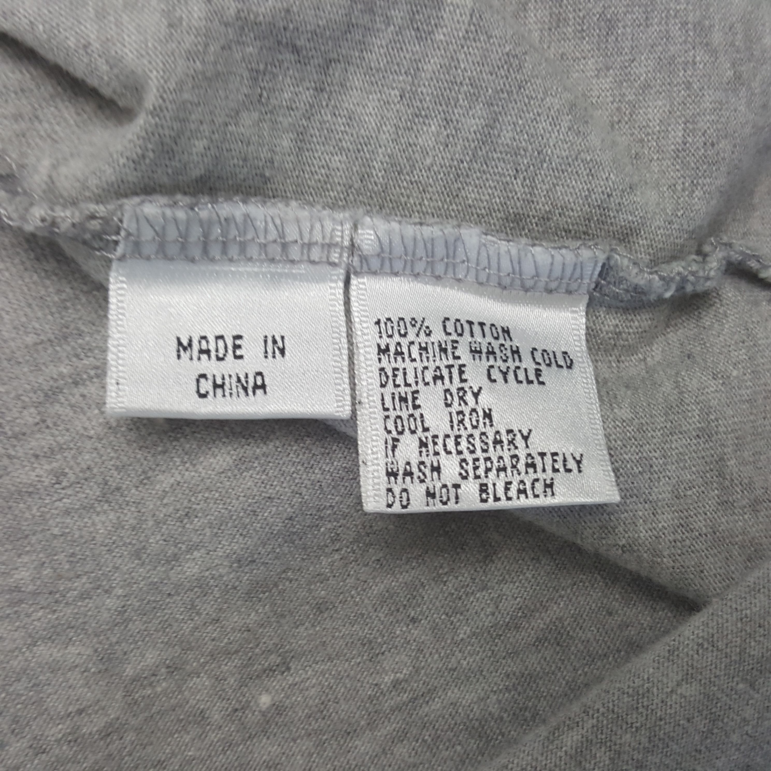 Yves Saint Laurent Vintage Yves Saint Laurent Logo T-shirt Size US L / EU 52-54 / 3 - 5 Thumbnail