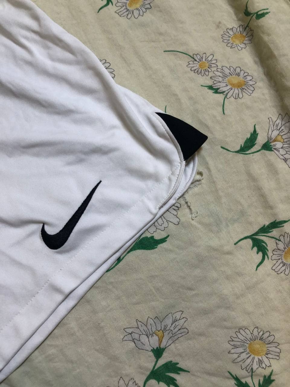 Nike Nike Liverpool FC 2022/23 Stadium Away Shorts Size US 32 / EU 48 - 5 Thumbnail