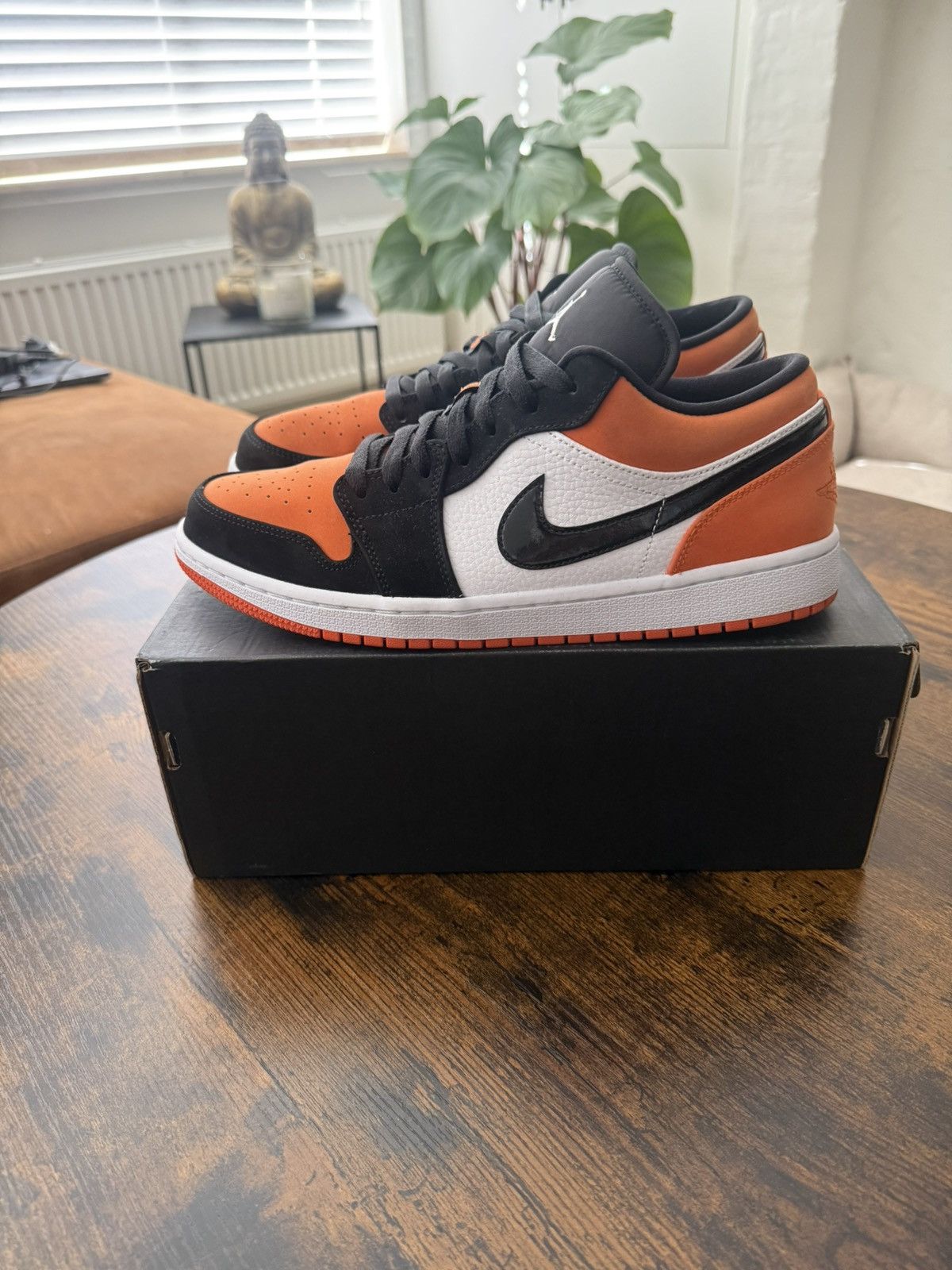 Jordan Brand Jordan 1 low shattered backboard Size US 11 / EU 44 - 1 Thumbnail