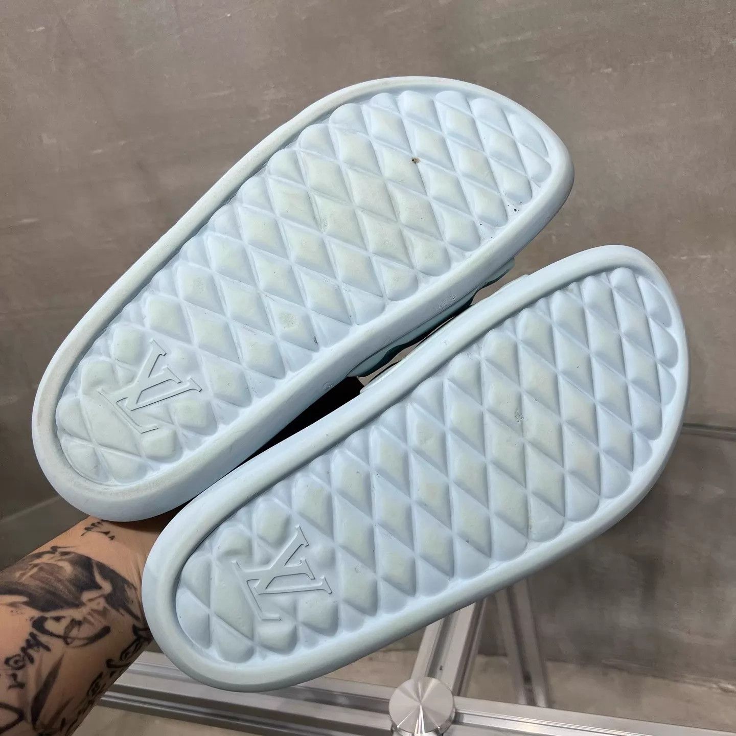 Louis Vuitton LV Monogram All-Over Blue Slippers UK7 (41) Size US 8 / EU 41 - 7 Thumbnail