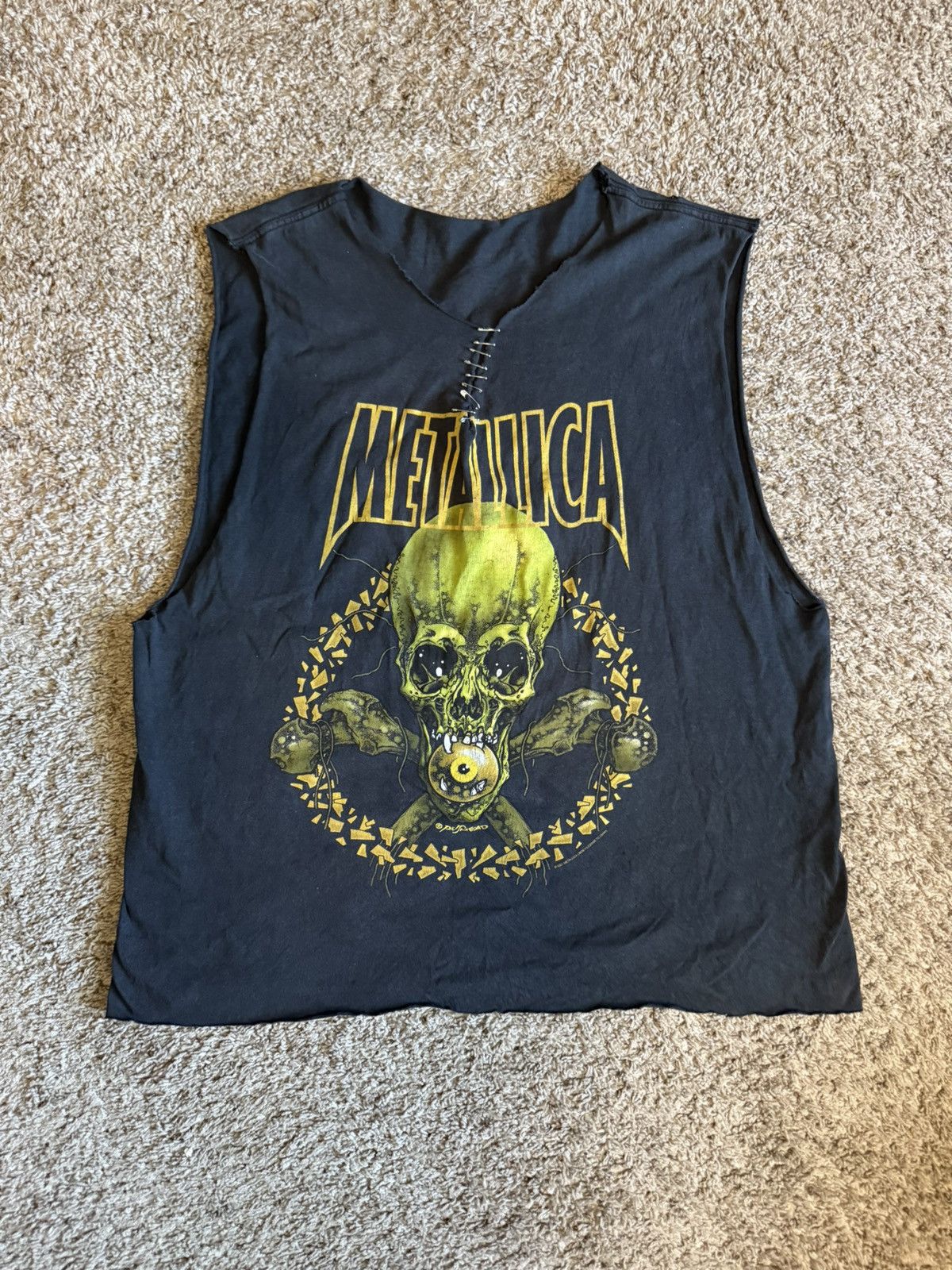 Sleeve-less 2001 Metallica no leaf clover cut off