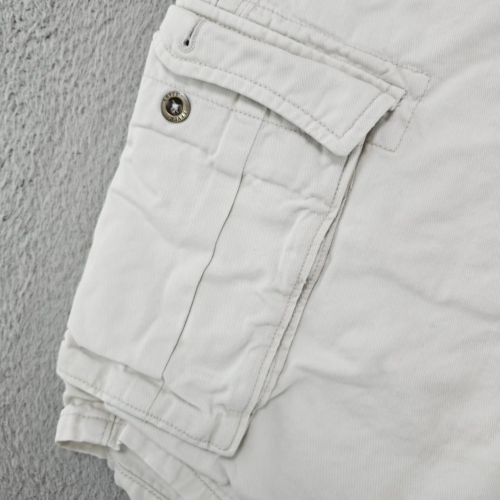 Levi's Levi's Shorts Mens 30 Ivory Cargo Cotton Hiking Outdoor Pocket Casual Size US 30 / EU 46 - 3 Thumbnail