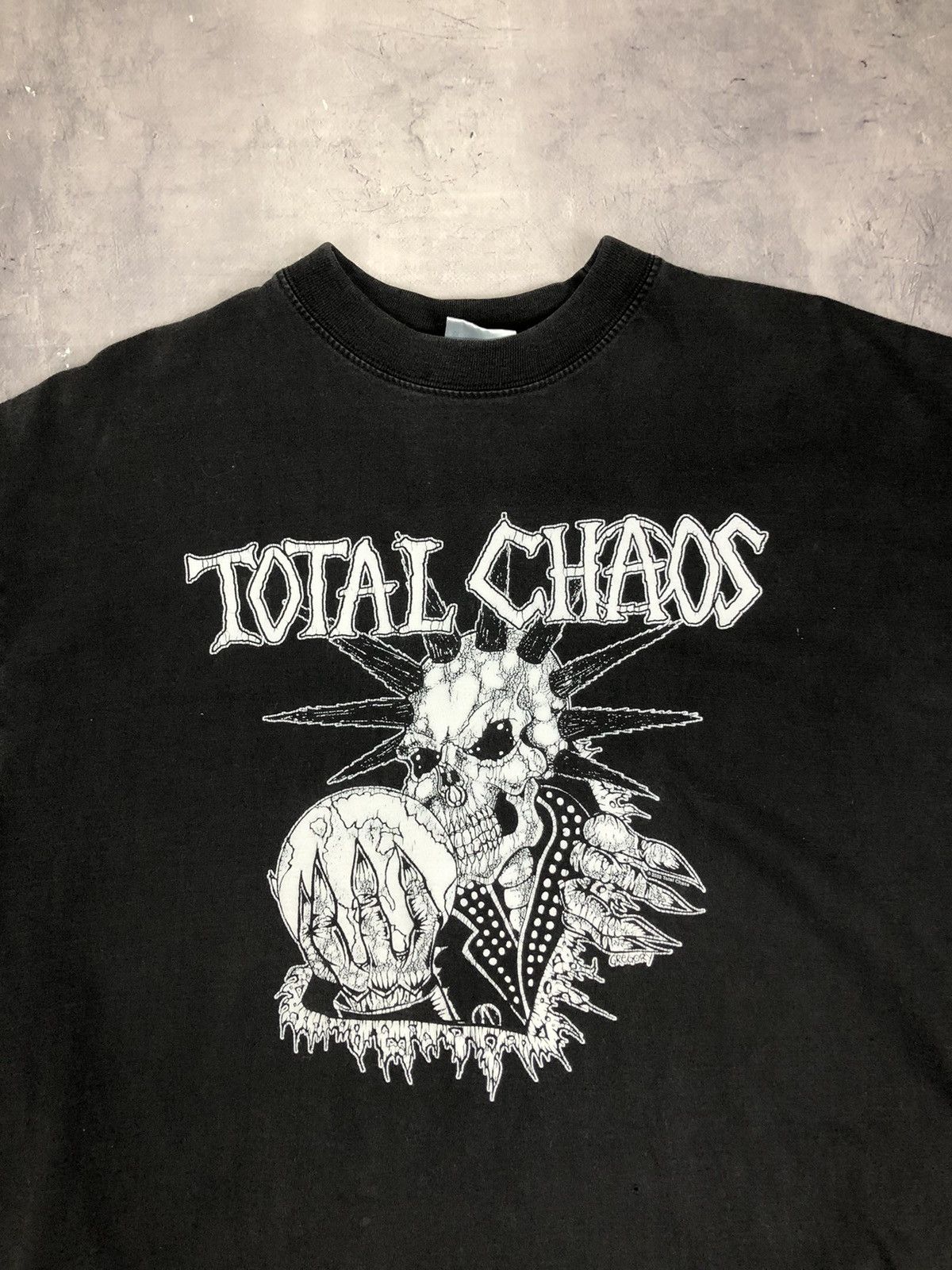 Band Tees × Vintage Vintage Total Chaos Punk Invasion 2002 T Shirt Size US XL / EU 56 / 4 - 5 Thumbnail
