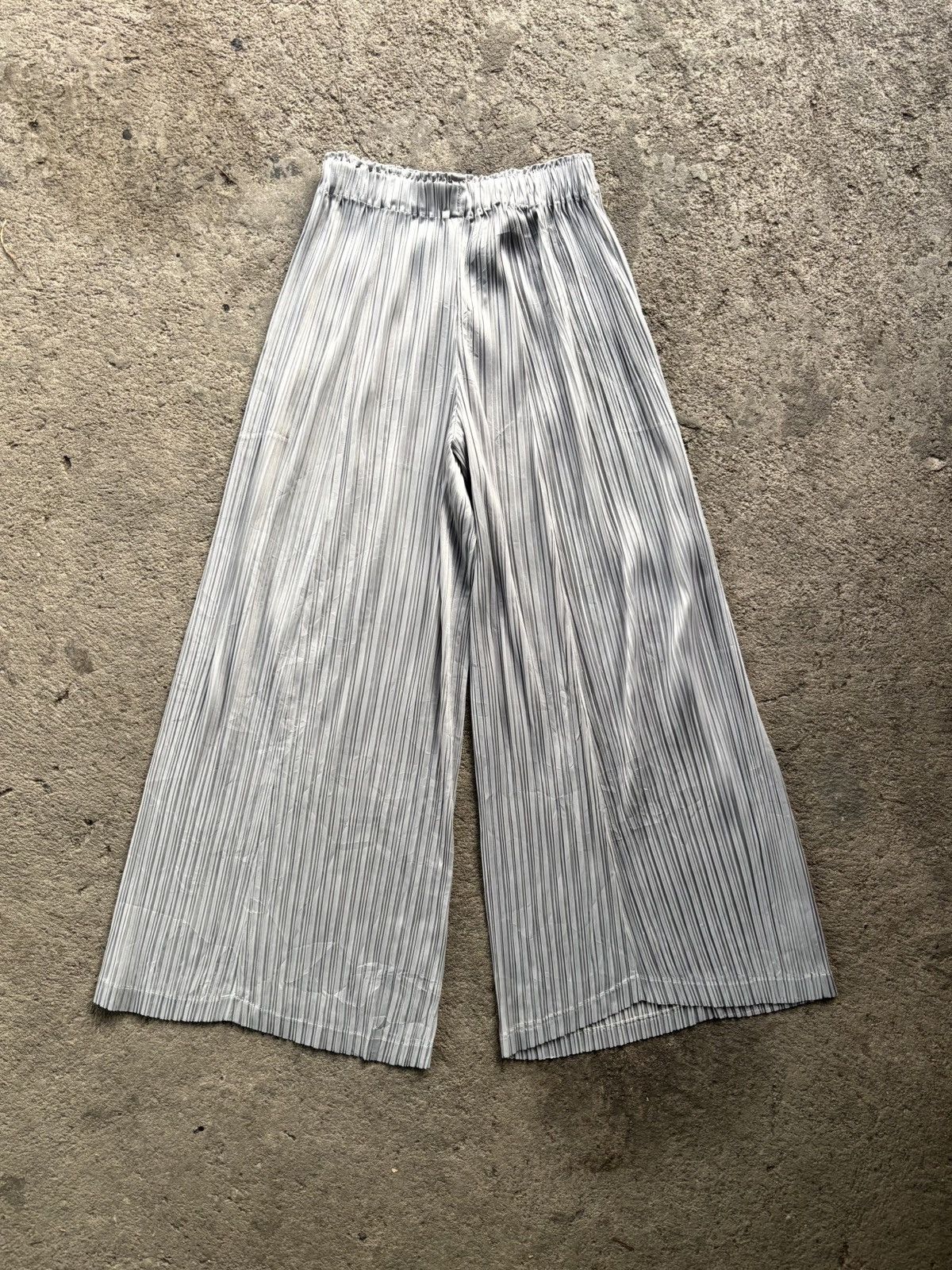 Pleats Please Issey Miyake issey miyake pleats please pants Size 32" / US 10 / IT 46 - 1 Thumbnail