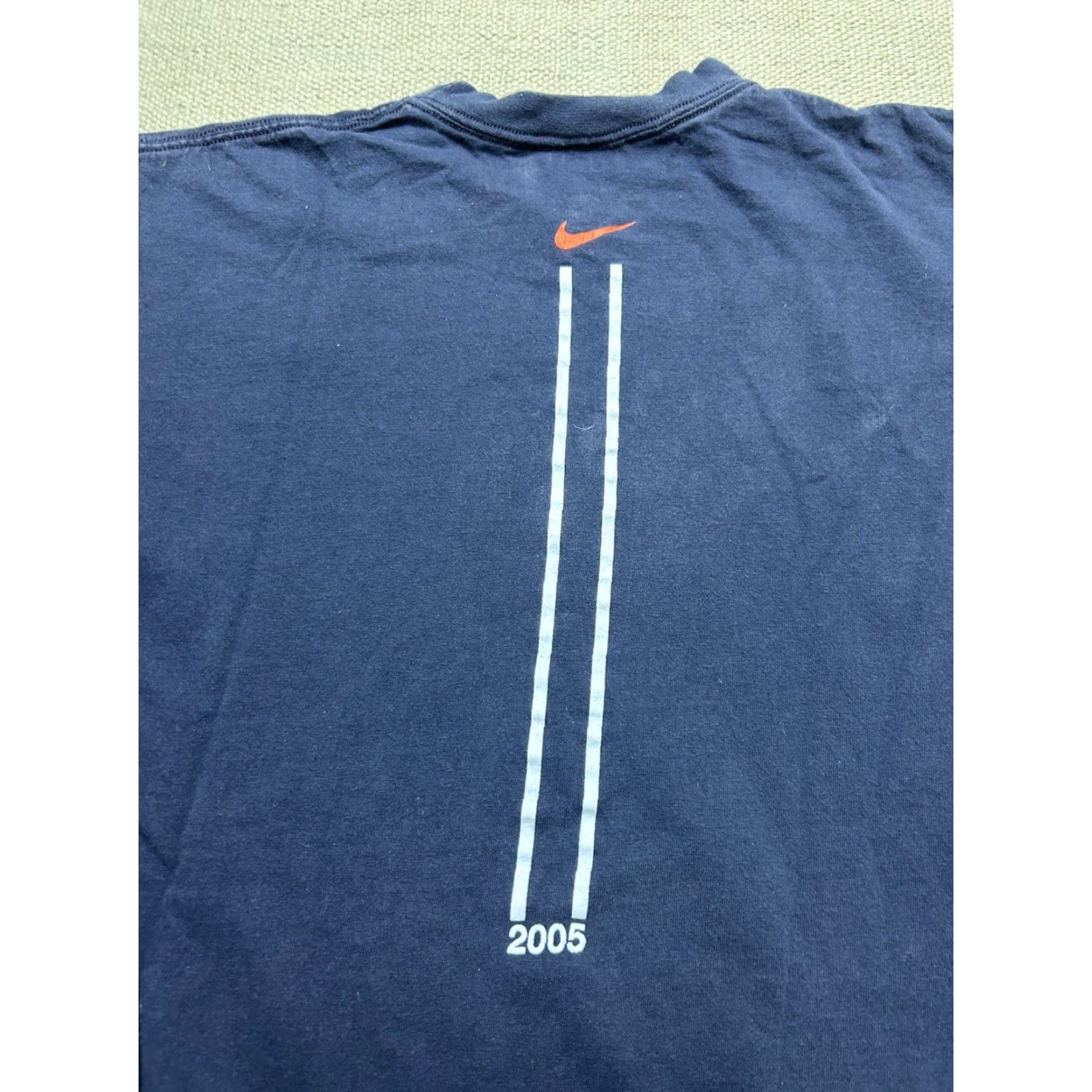 Nike VINTAGE Nike Long Sleeve T-Shirt Men M Blue Chicago City Graphic Swoosh 90s (1990s) Size US M / EU 48-50 / 2 - 5 Thumbnail