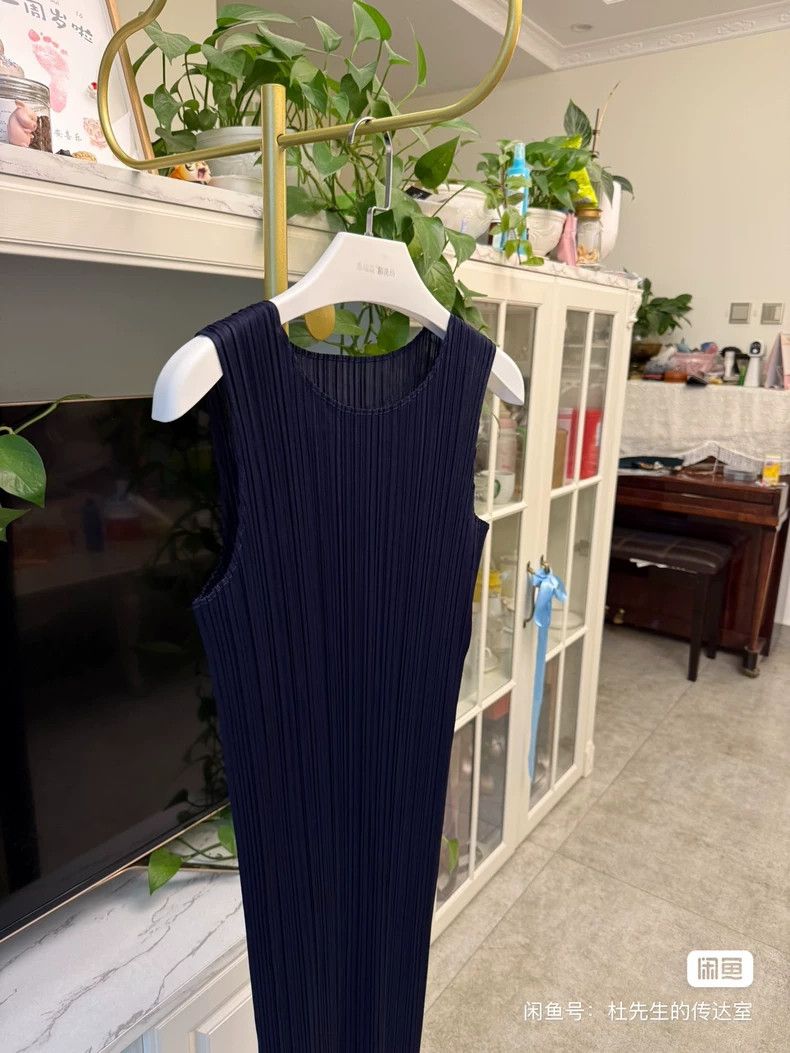 Issey Miyake Issey Miyake size:3 Colorful navy blue pleated dress Size M / US 6-8 / IT 42-44 - 2 Thumbnail