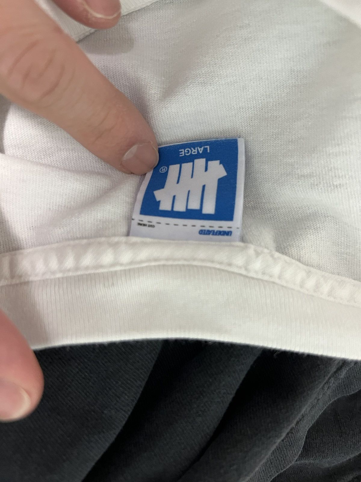 Undefeated Undefeated White Logo Tee Size US L / EU 52-54 / 3 - 3 Thumbnail