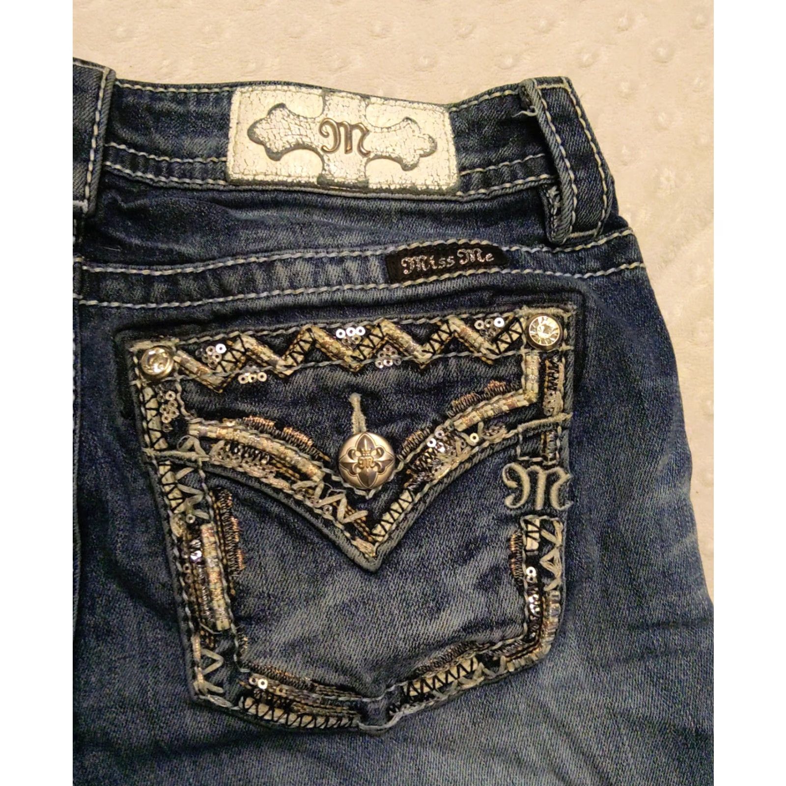Miss Me Miss Me Jeans Womens 27 Blue Dark Wash Mid-Rise Boot Rhinestone Embroidered Logo 5-Pocket Denim Stretch Bootcut Size 27" / US 4 / IT 40 - 7 Thumbnail