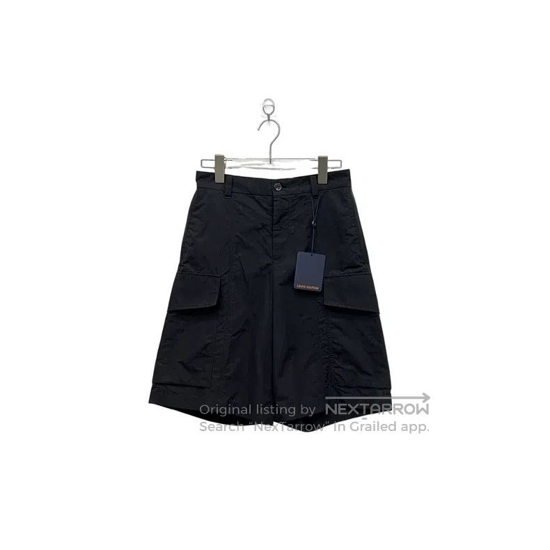 Louis Vuitton Louis Vuitton size US 46 FW23 Zippered Crepe Cargo Shorts Size US 30 / EU 46 - 1 Thumbnail