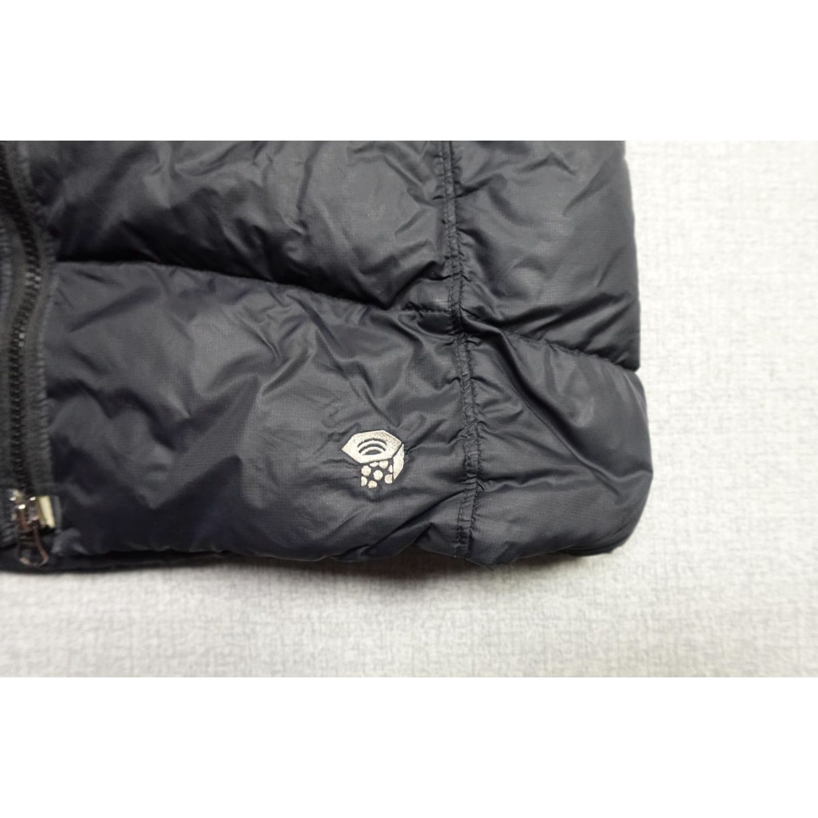 Mountain Hardwear Mountain Hard Wear Parka Jacket Womens Small Black Long Quilted Faux Fur Hood Size S / US 4 / IT 40 - 2 Thumbnail