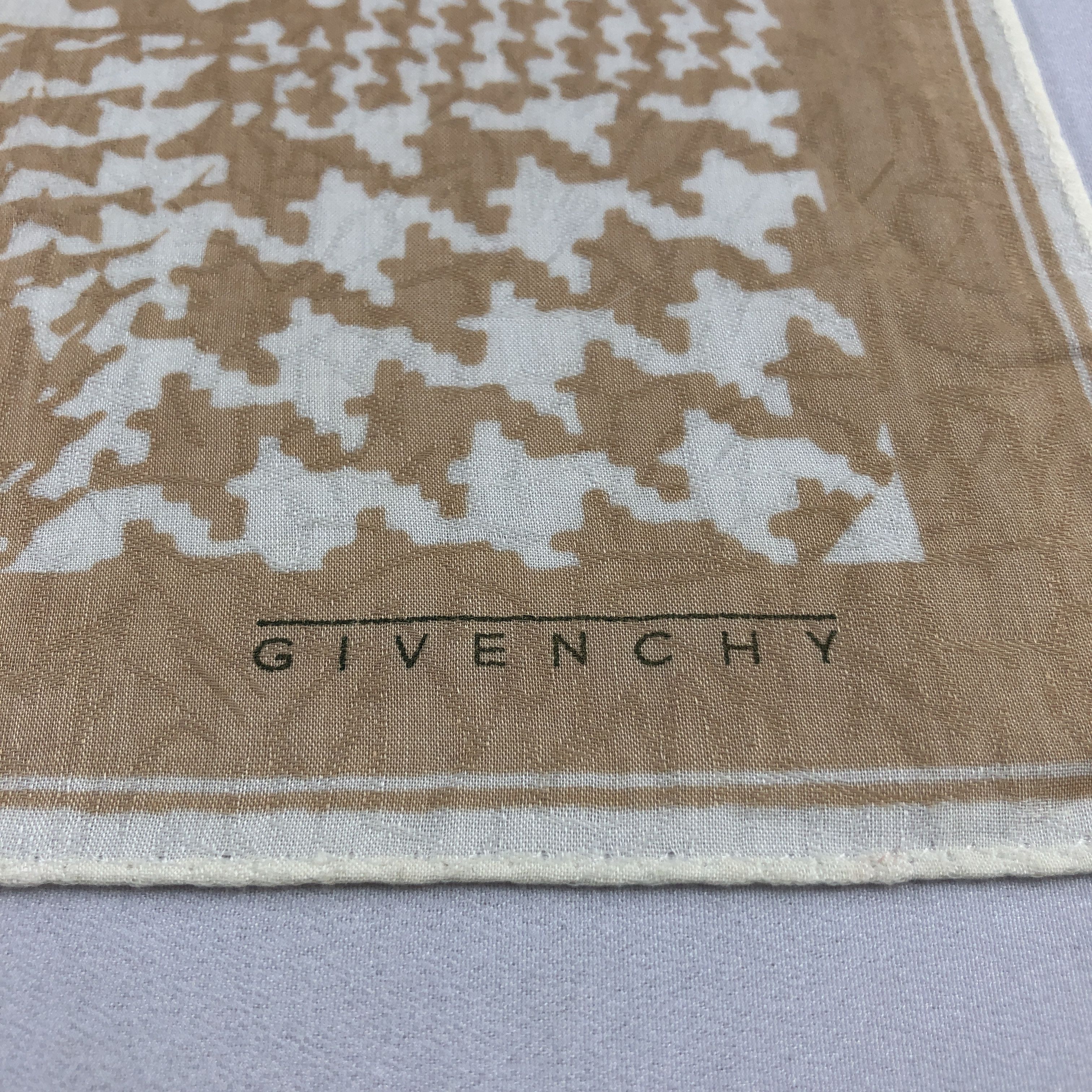 Givenchy Givenchy Handkerchief Neckerchief Bandana H2936 Size ONE SIZE - 3 Thumbnail