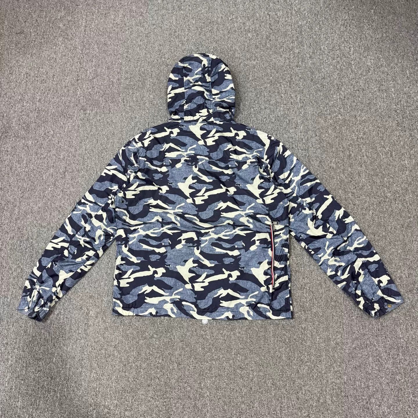 Moncler Moncler Blue Camo Nylon Hooded Jacket Size 3 Size US L / EU 52-54 / 3 - 2 Thumbnail