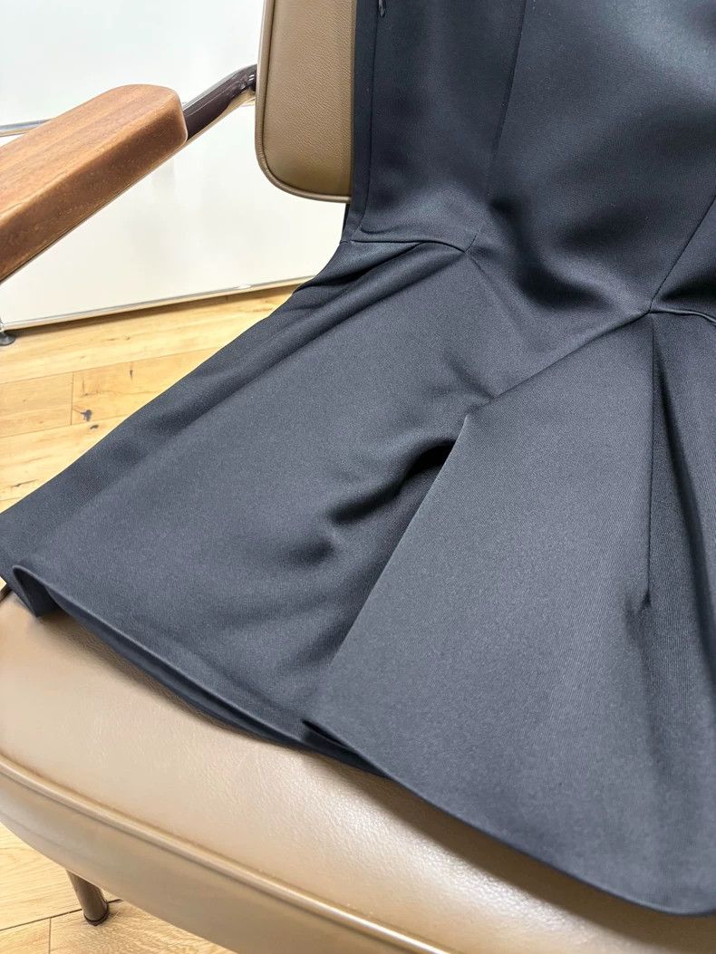 Chanel Chanel Mulberry silk three-dimensional cut black short sma Size XS / US 0-2 / IT 36-38 - 4 Thumbnail