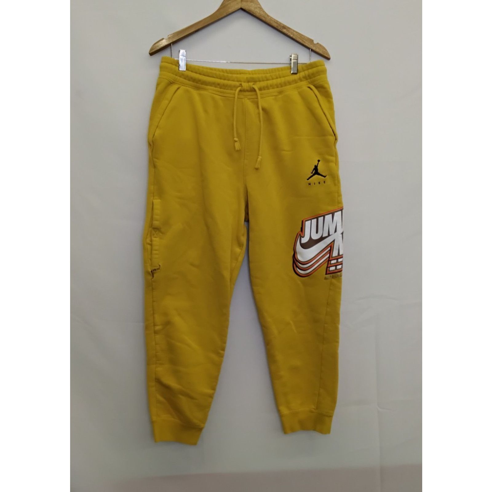 Nike Nike Jump Man Jordan Joggers Men's L Yellow NBA World Champs Size US 38 / EU 54 - 2 Thumbnail