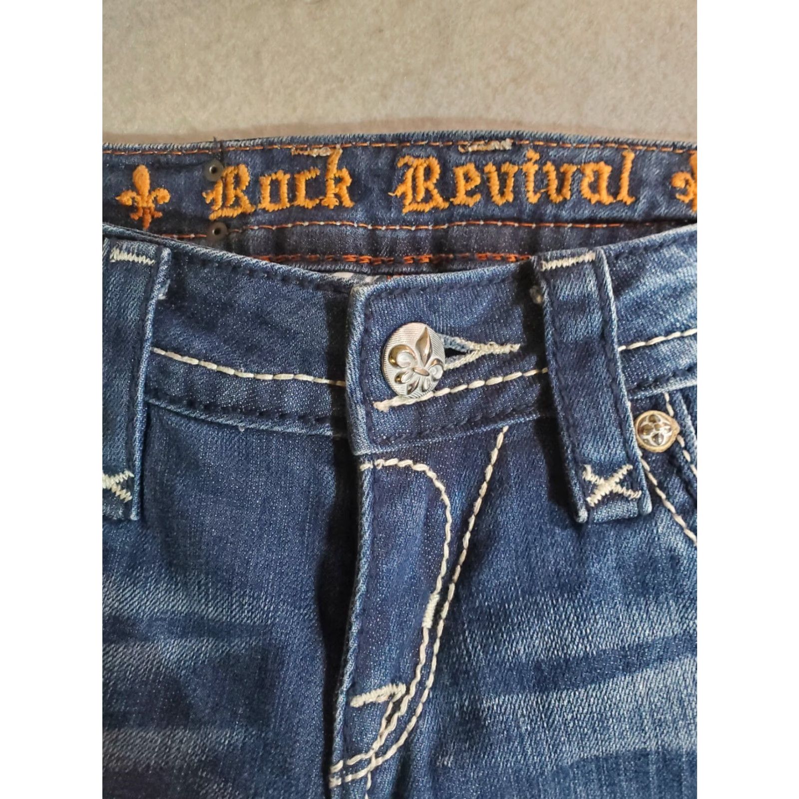 Vintage ROCK REVIVAL Jeans SORA CAPRI Embroidered Flap Sequin Stretch Womens Size 26x18 Dark Blue Size 26" / US 2 / IT 38 - 3 Thumbnail