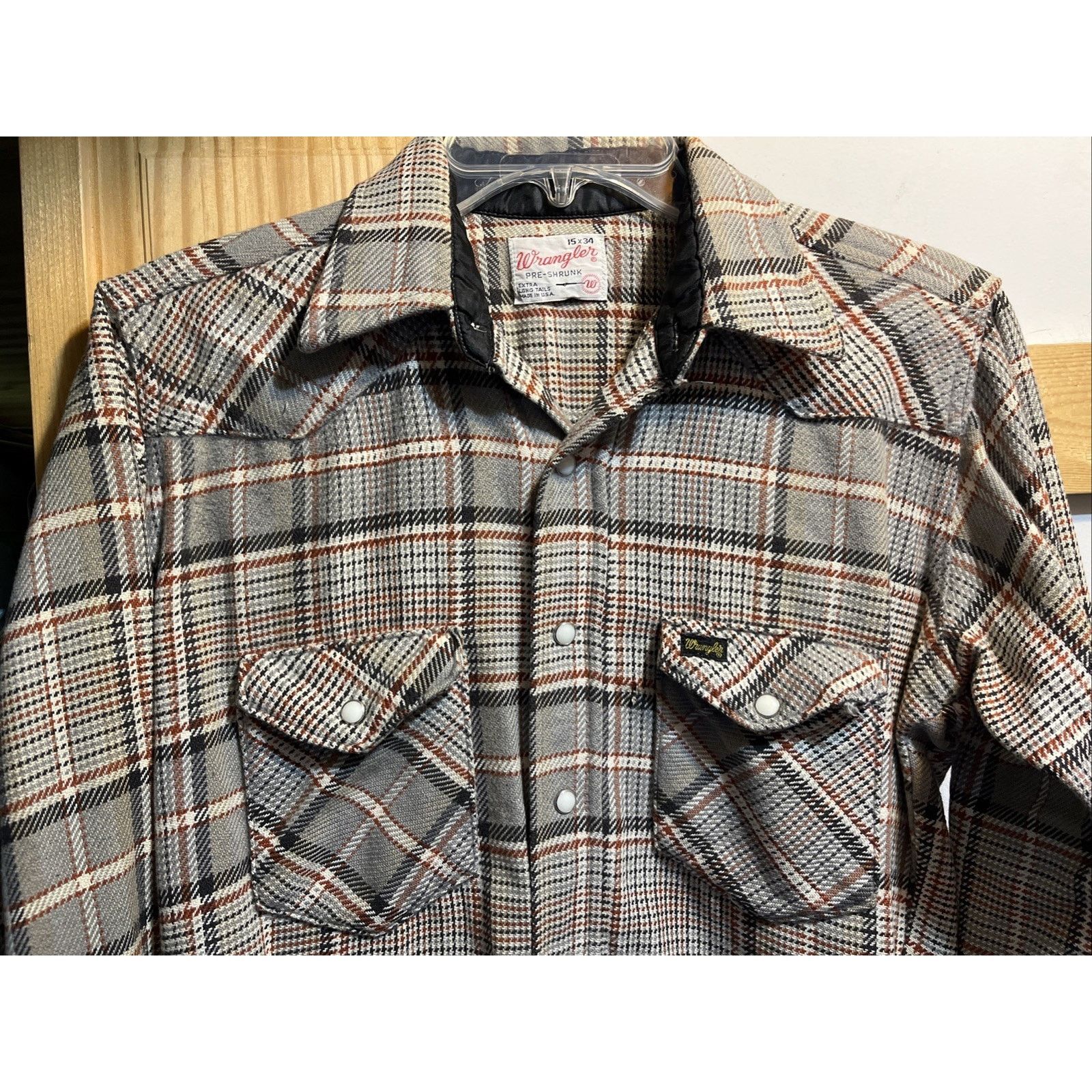 Wrangler Vintage 60s Wrangler 15 x 34 Gray Plaid Pearl Snap Shirt USA Size US M / EU 48-50 / 2 - 4 Thumbnail
