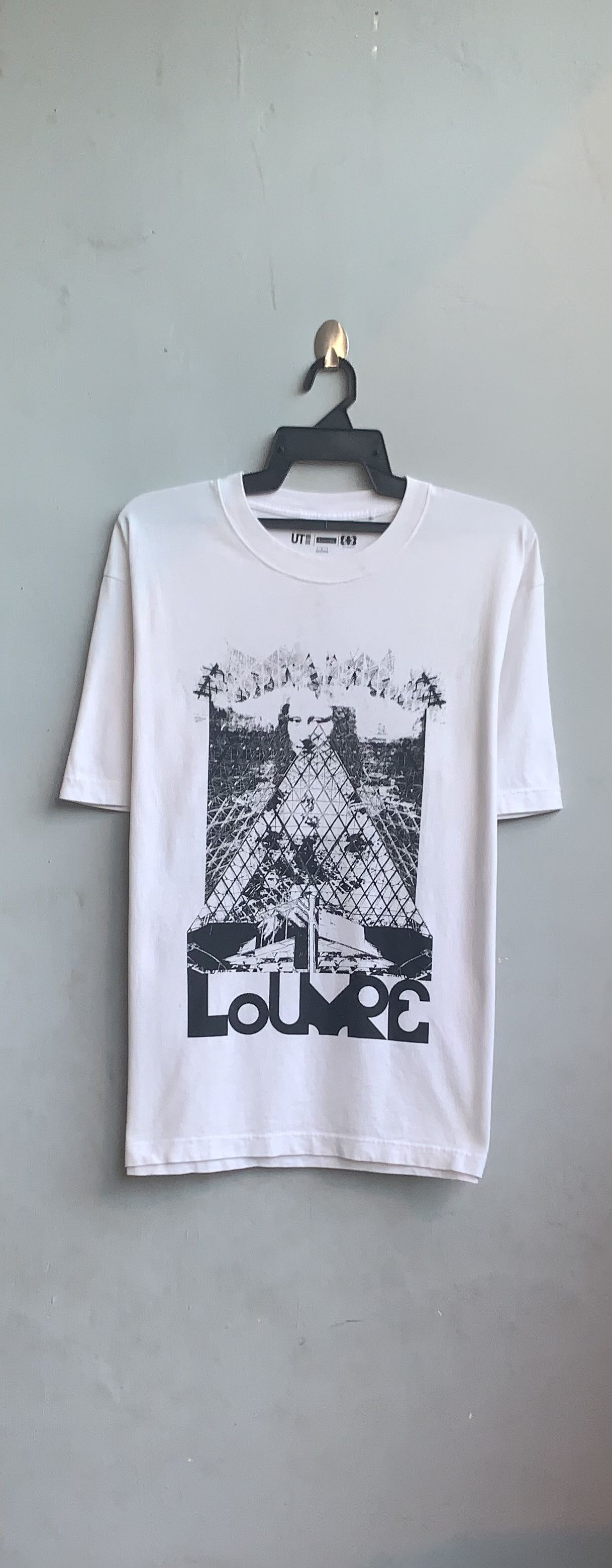 Uniqlo Louvre Museum Mona Lisa Shirt Size US L / EU 52-54 / 3 - 1 Thumbnail