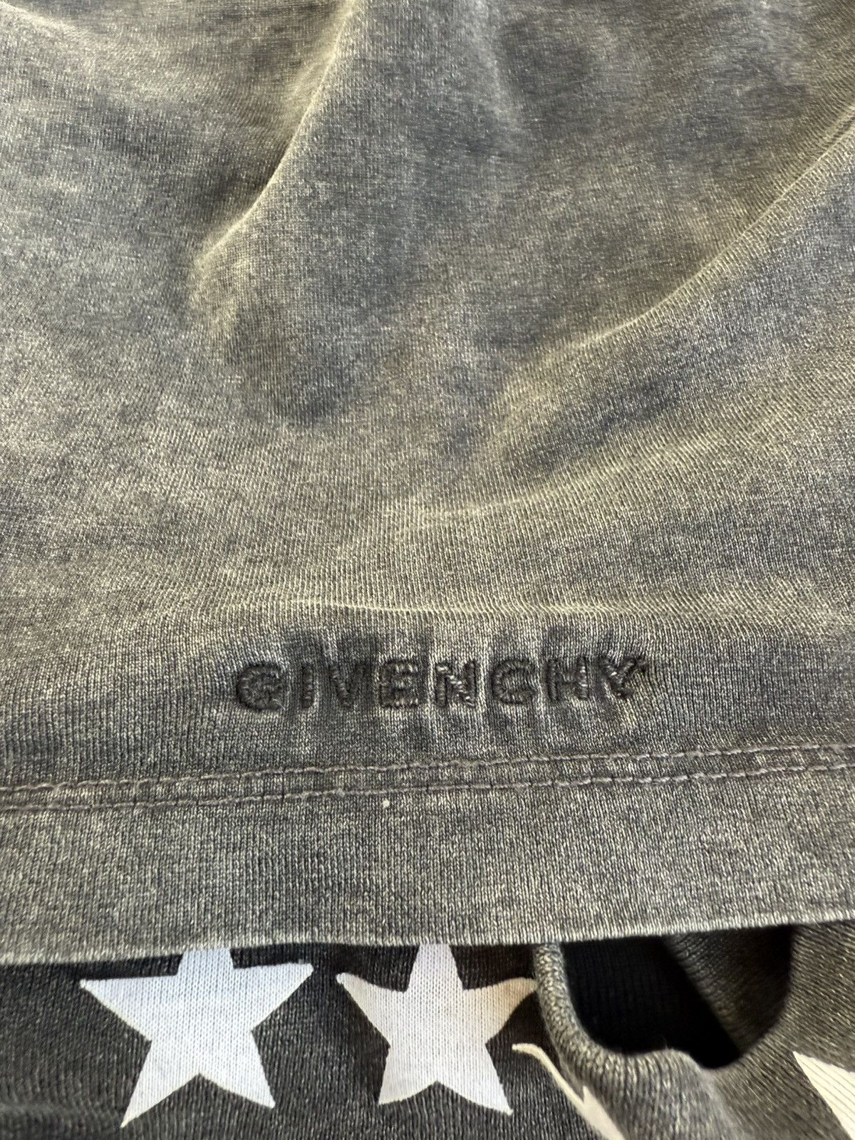 Givenchy Givenchy triple layered logo hoodie sweat crew T shirt grail Size US L / EU 52-54 / 3 - 21 Thumbnail