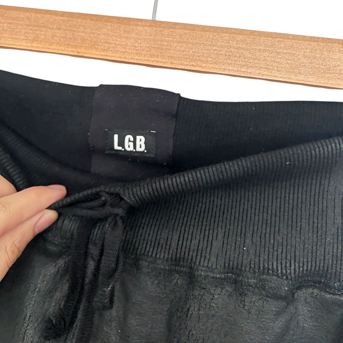 Le Grande Bleu (L.G.B.) Lgb wax coated capri sweats Size US 32 / EU 48 - 3 Thumbnail